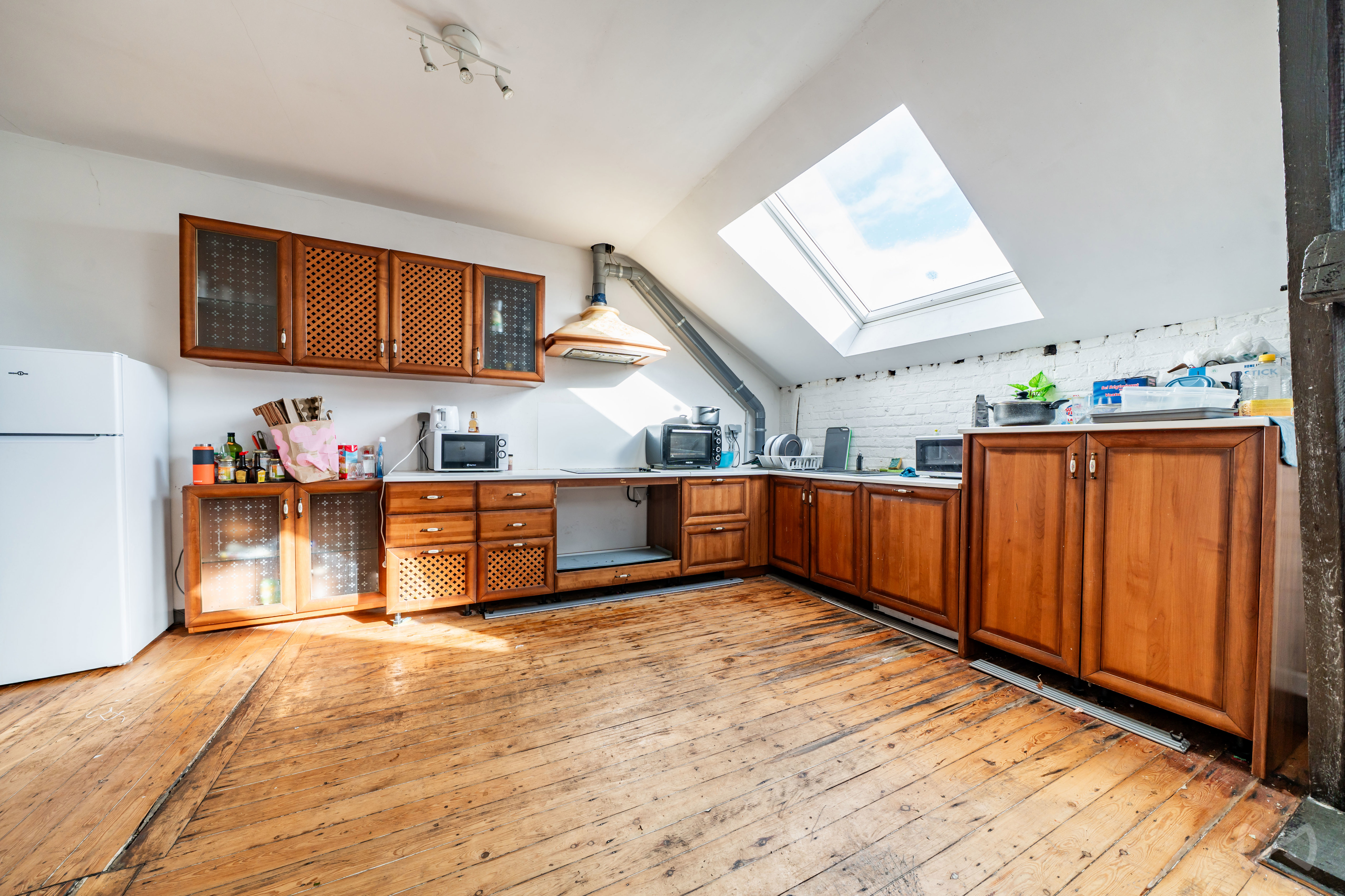 Photo 3 sur 3 pour Immeuble mixte de neuf chambres à Montignies-Sur-Sambre