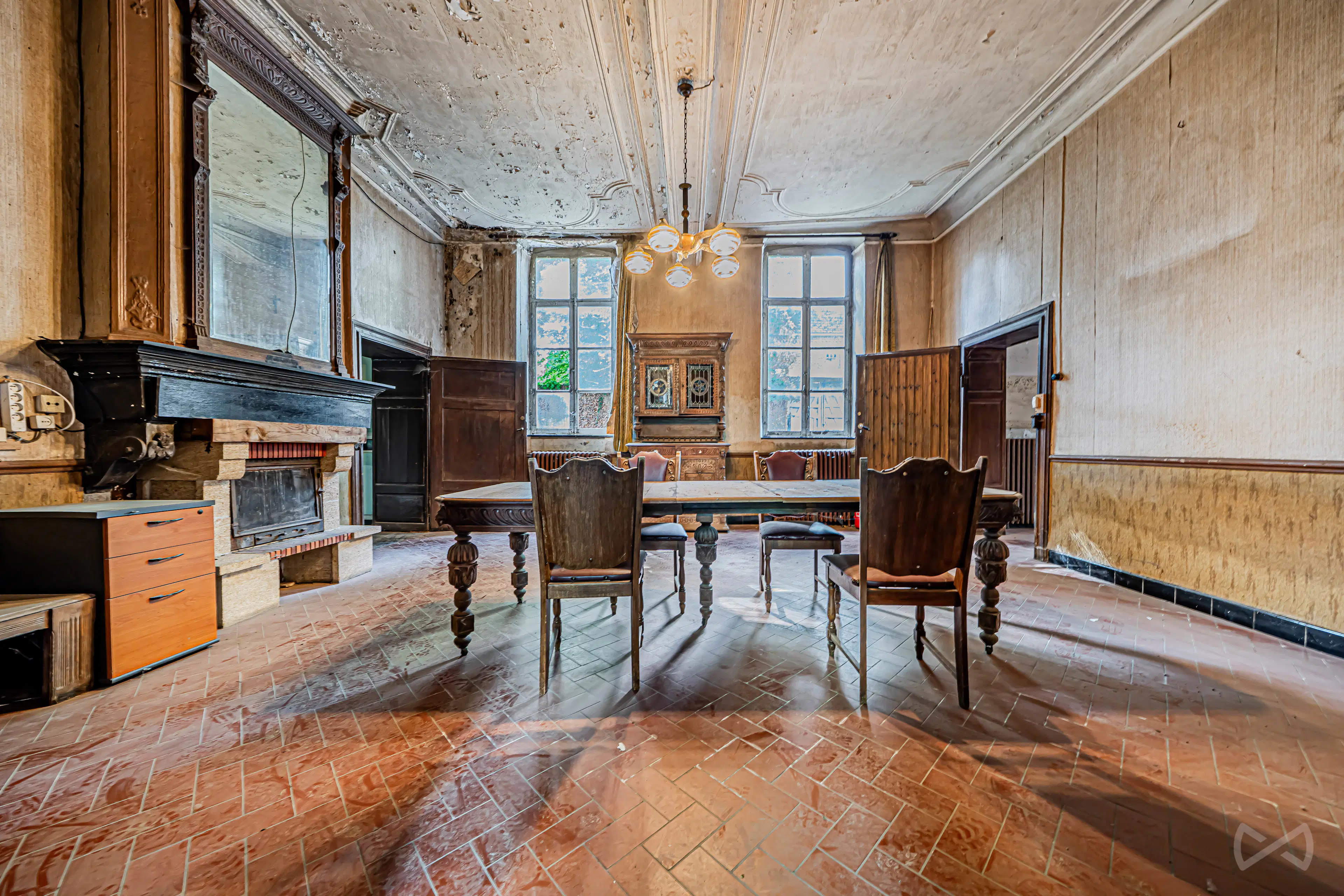 Photo 4 sur 4 pour Château de dix chambres à Vellereille-le-sec