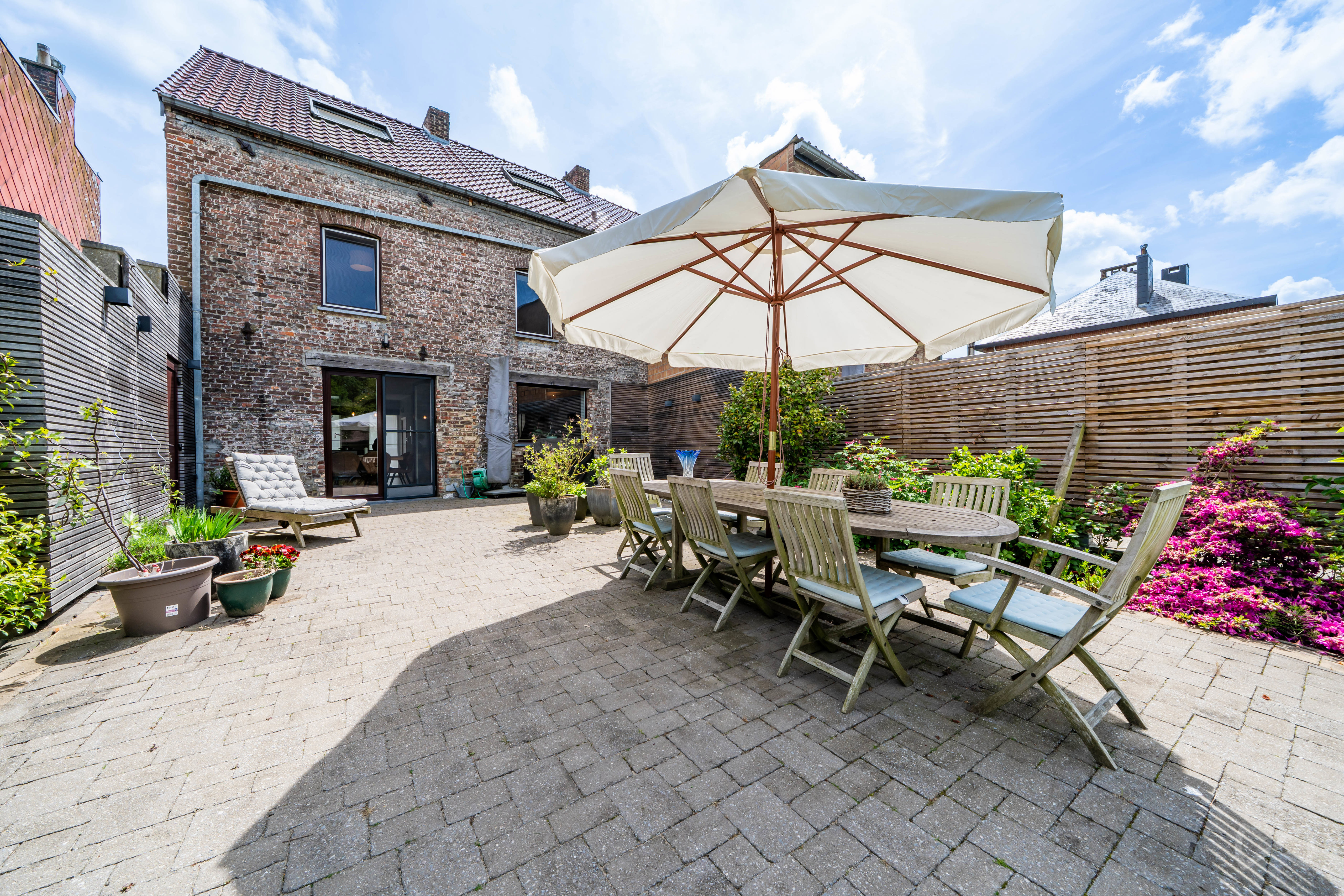 Picture 1 of 4 for House with five bedrooms in Mont-sur-marchienne