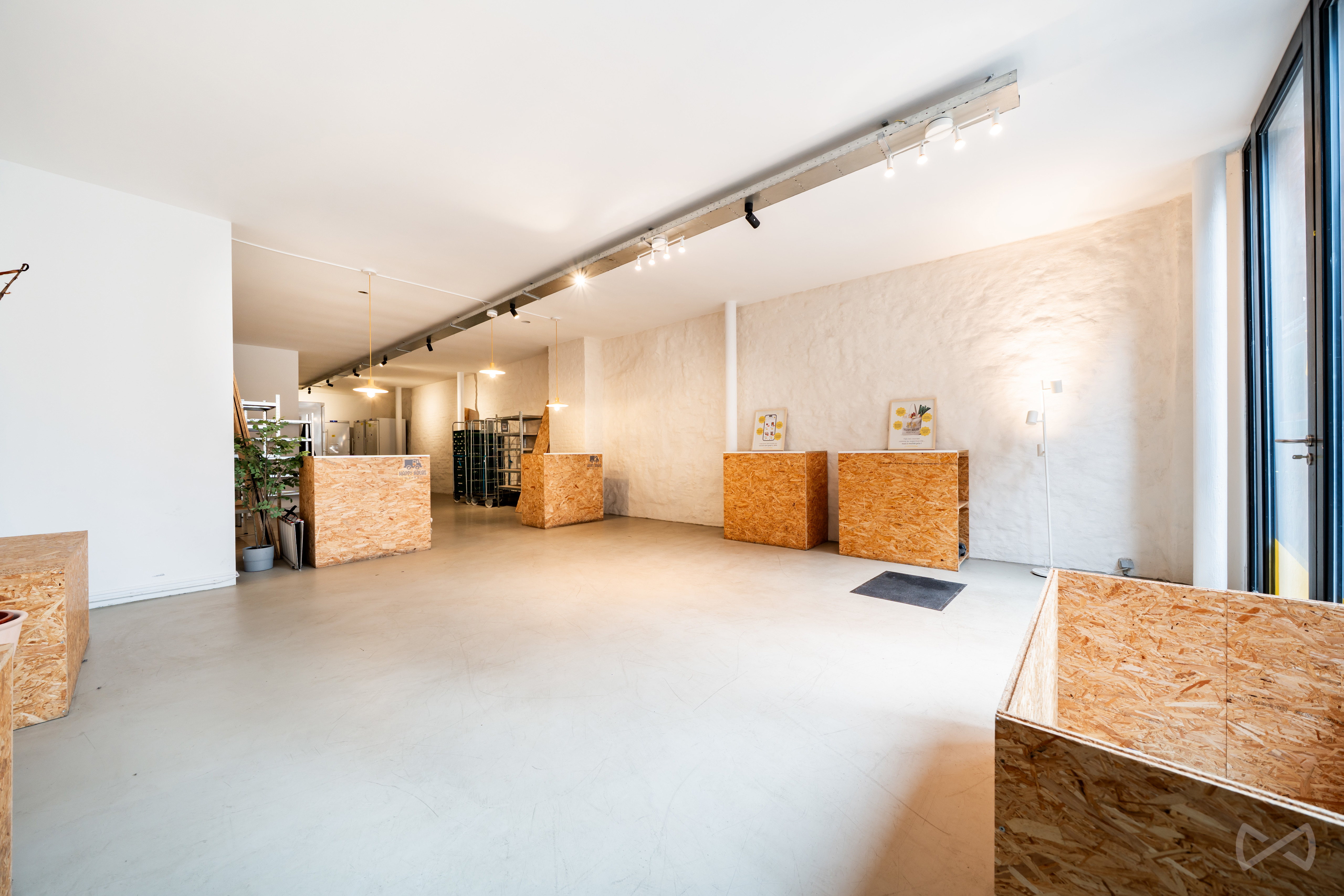 Picture 1 of 4 for Commercial groundfloor in Bruxelles