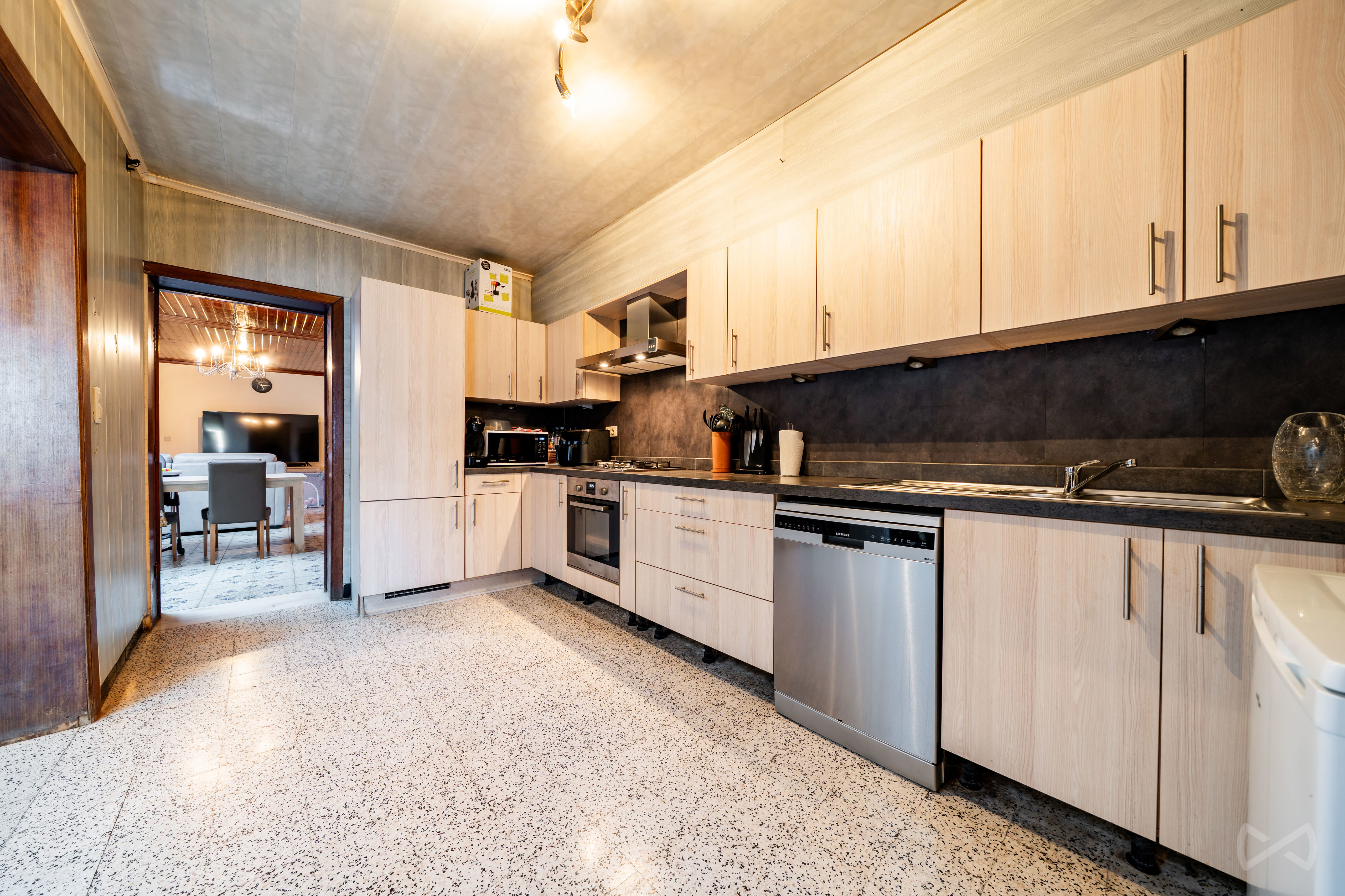 Foto 2 van 4 van Huis met vier slaapkamers in La Louvière