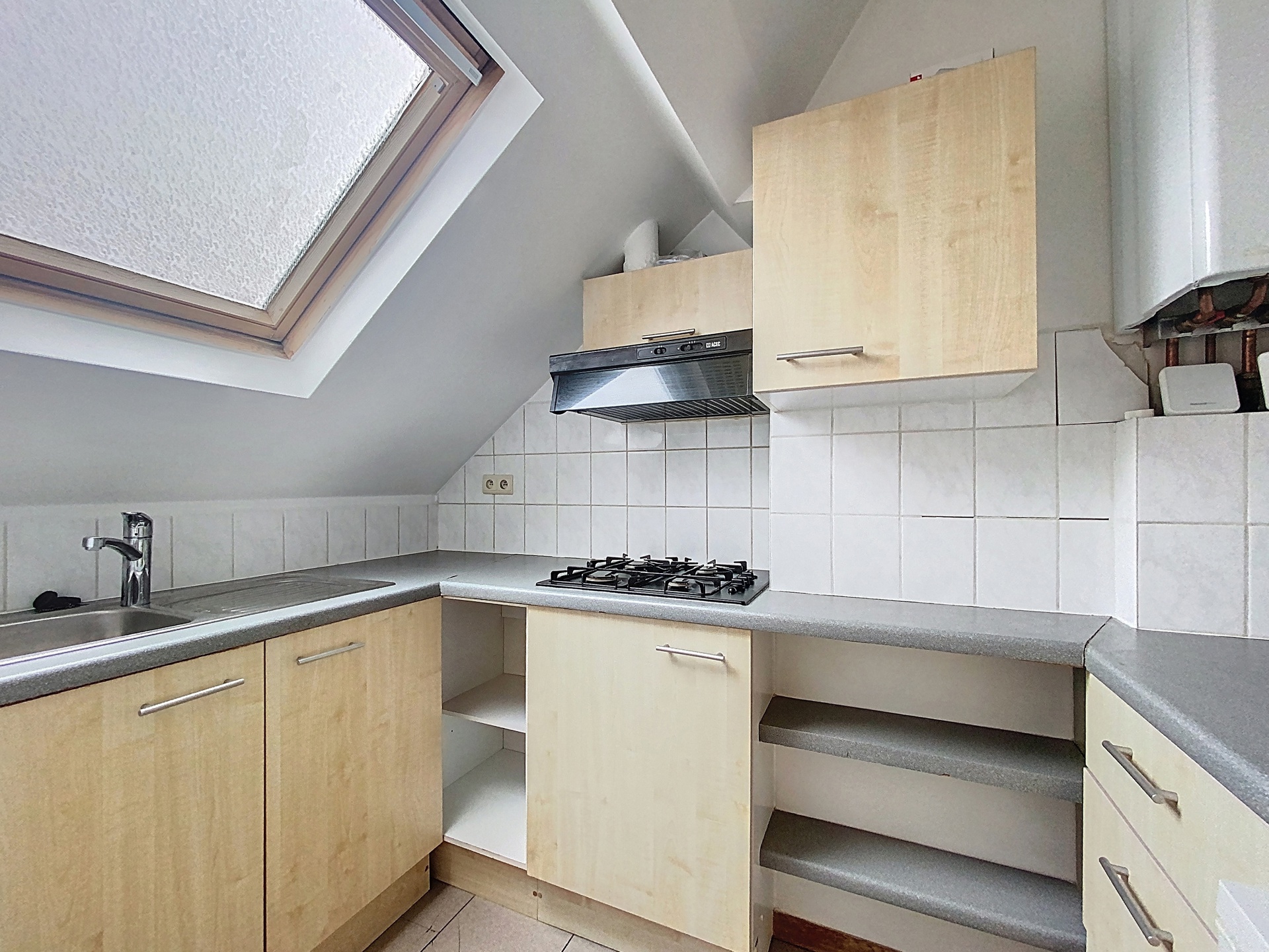Picture 1 of 2 for Studio in Ixelles