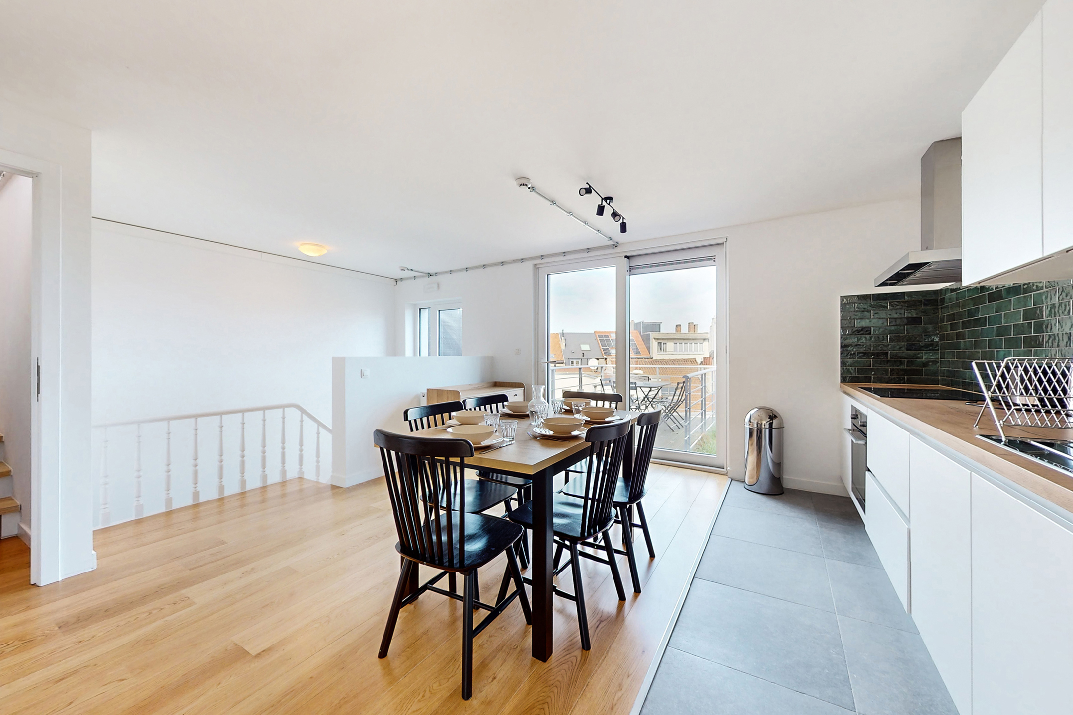 Picture 1 of 4 for Flat with five bedrooms in Schaerbeek