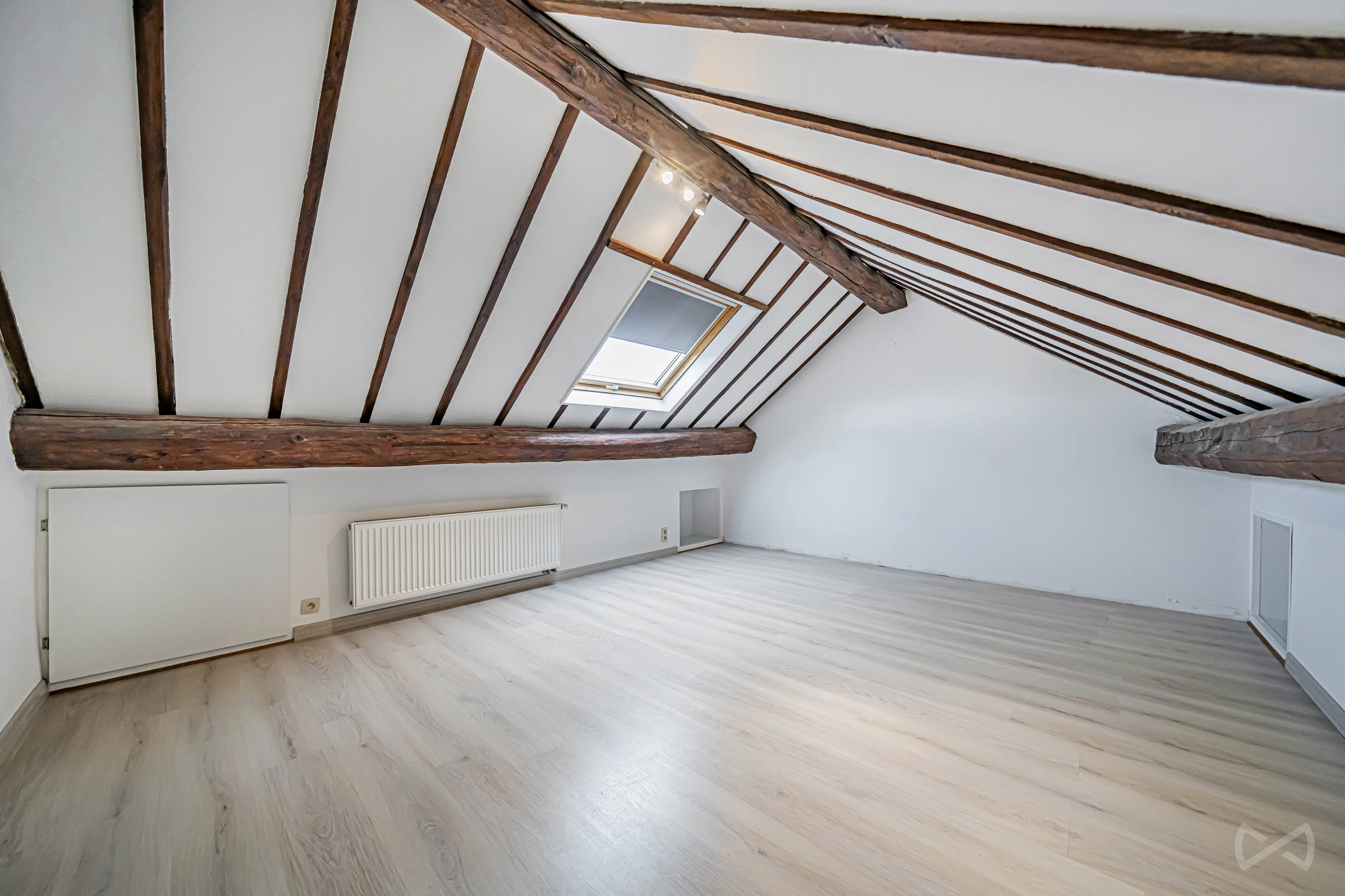 Photo 1 sur 4 pour Maison de six chambres à Avin