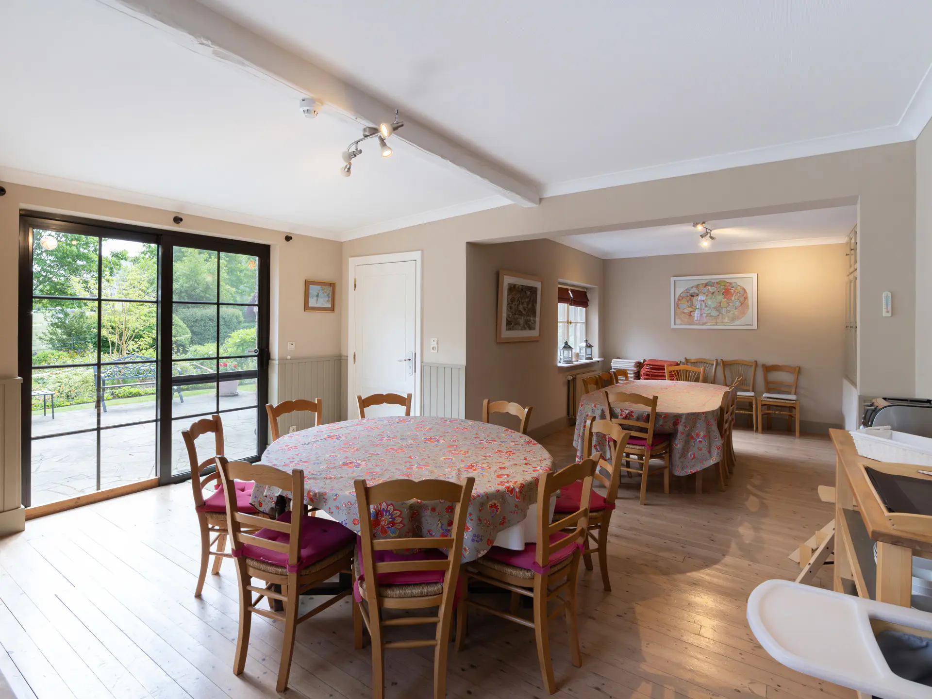 Photo 1 sur 4 pour Bien exceptionnel de 12 chambres à Beauraing