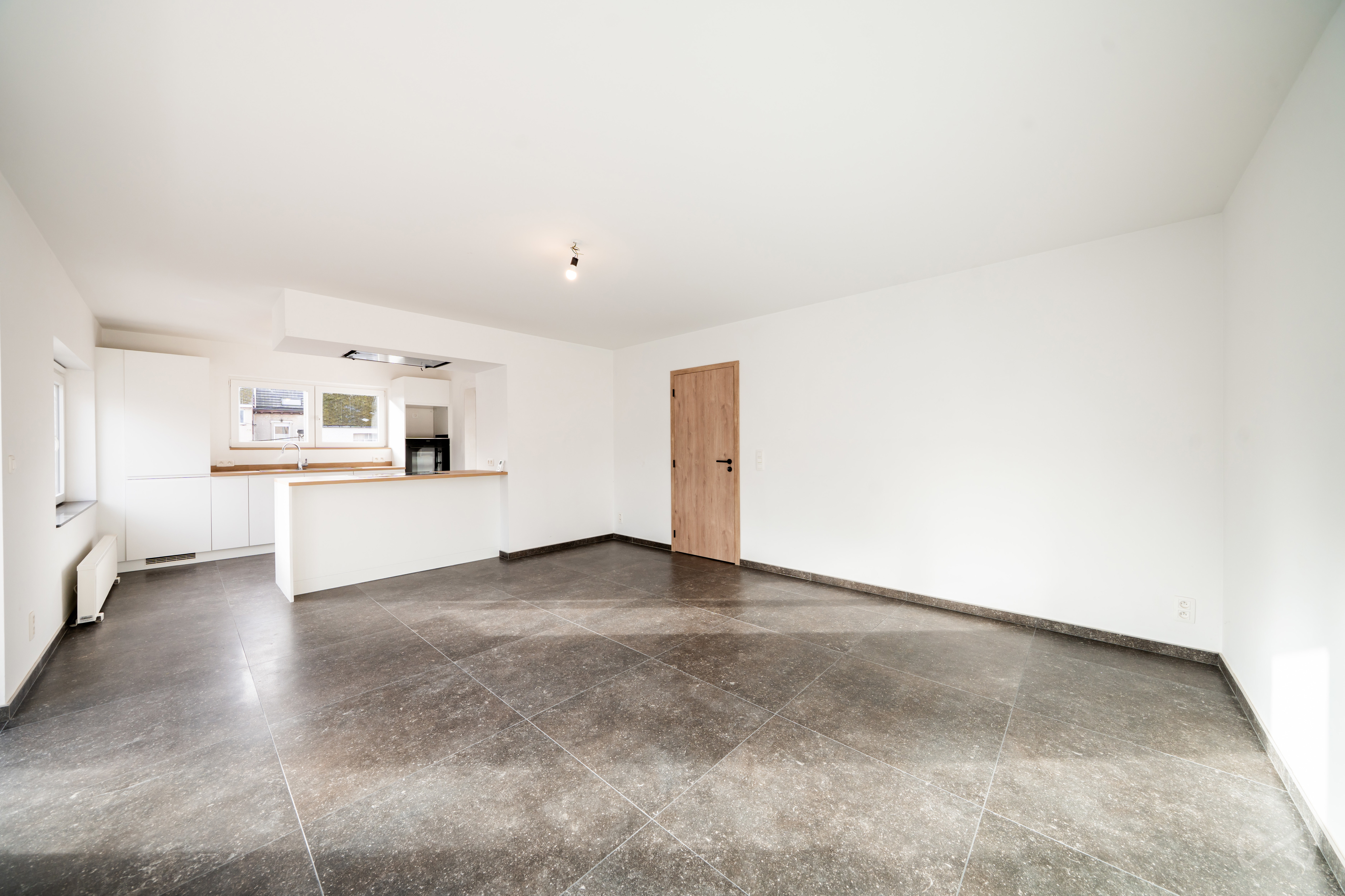 Photo 3 sur 3 pour Immeuble mixte de cinq chambres à Orp-jauche