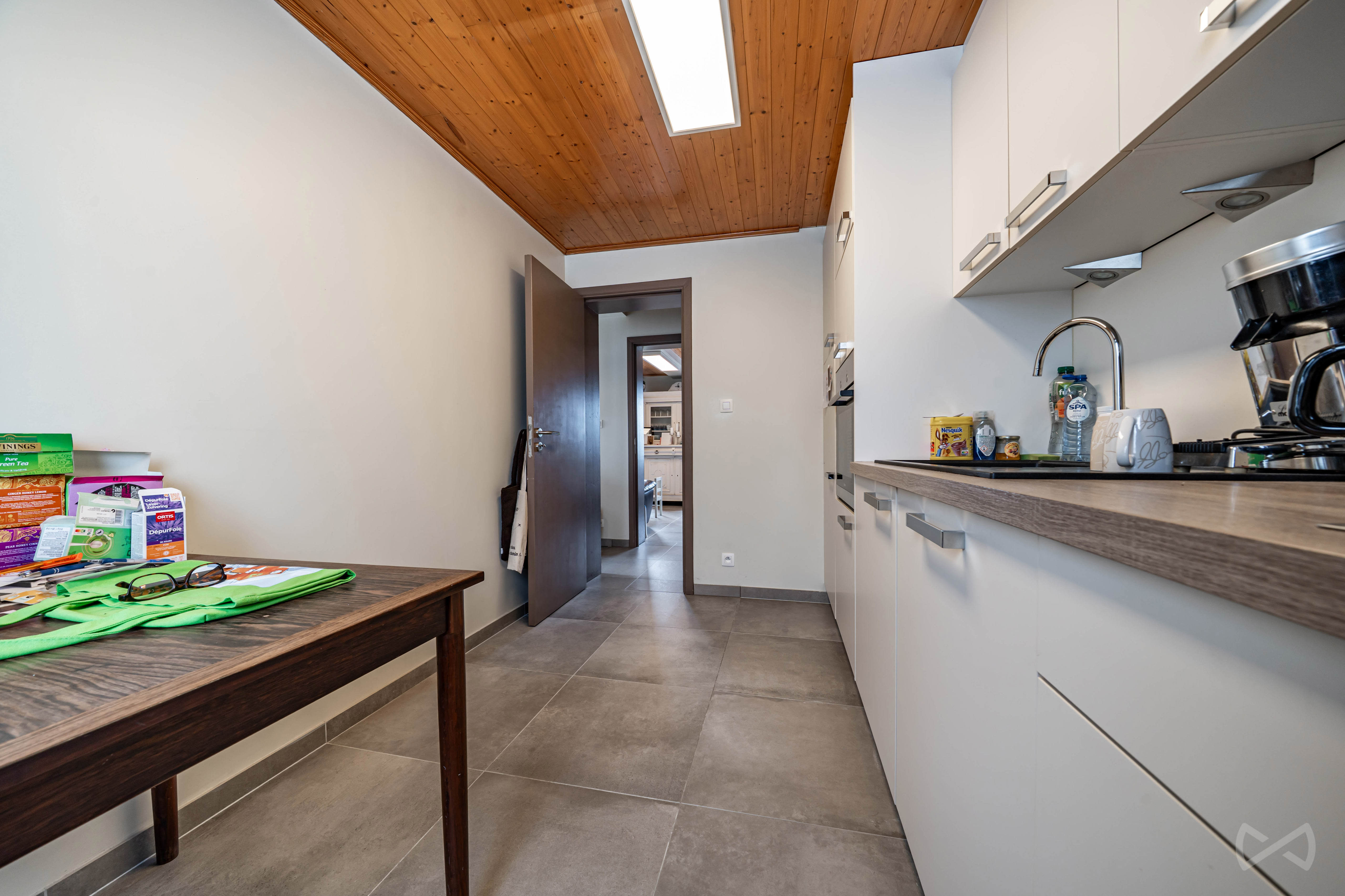 Photo 2 sur 4 pour Immeuble mixte de six chambres à Ghislenghien