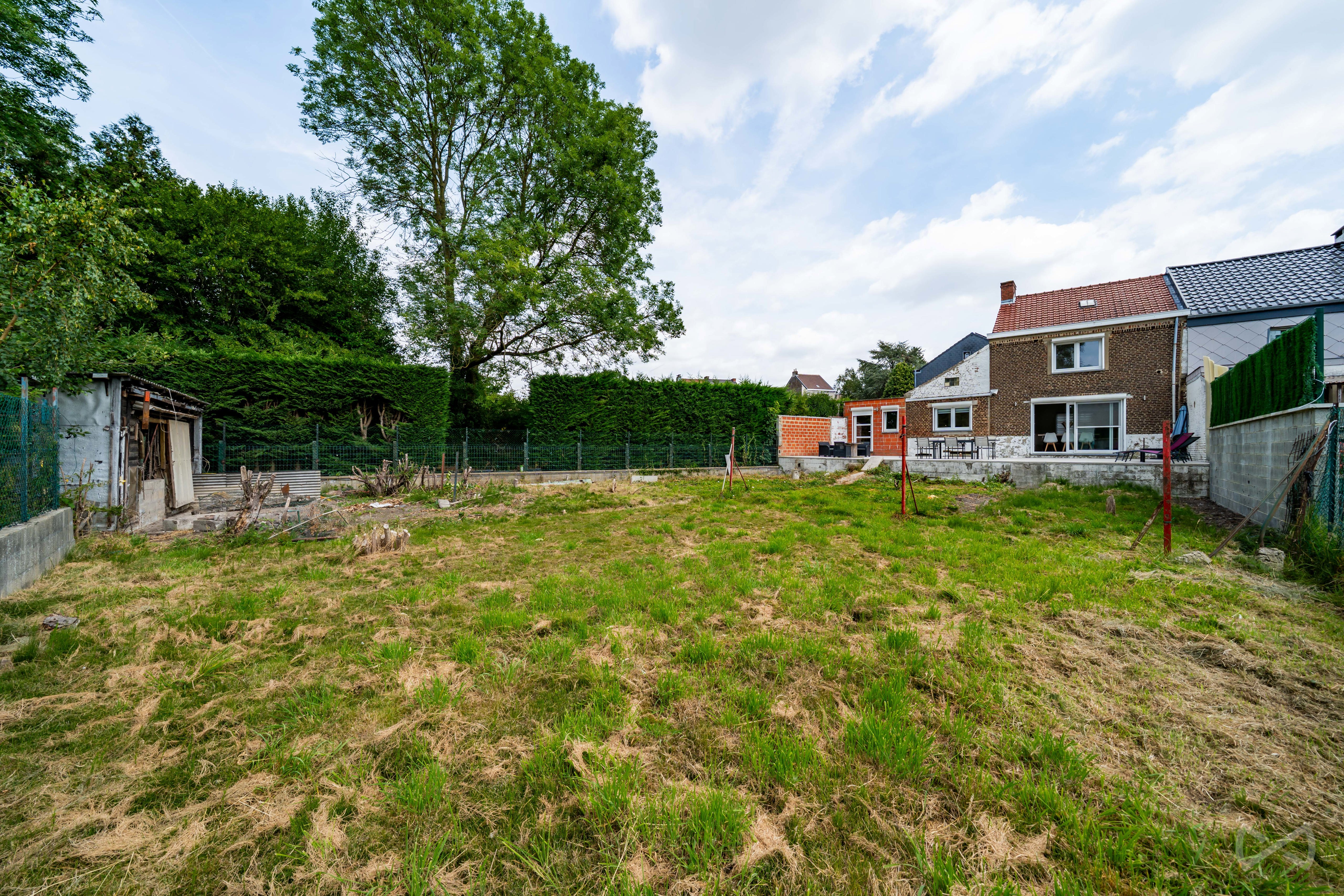 Photo 2 sur 4 pour Maison de deux chambres à Roux