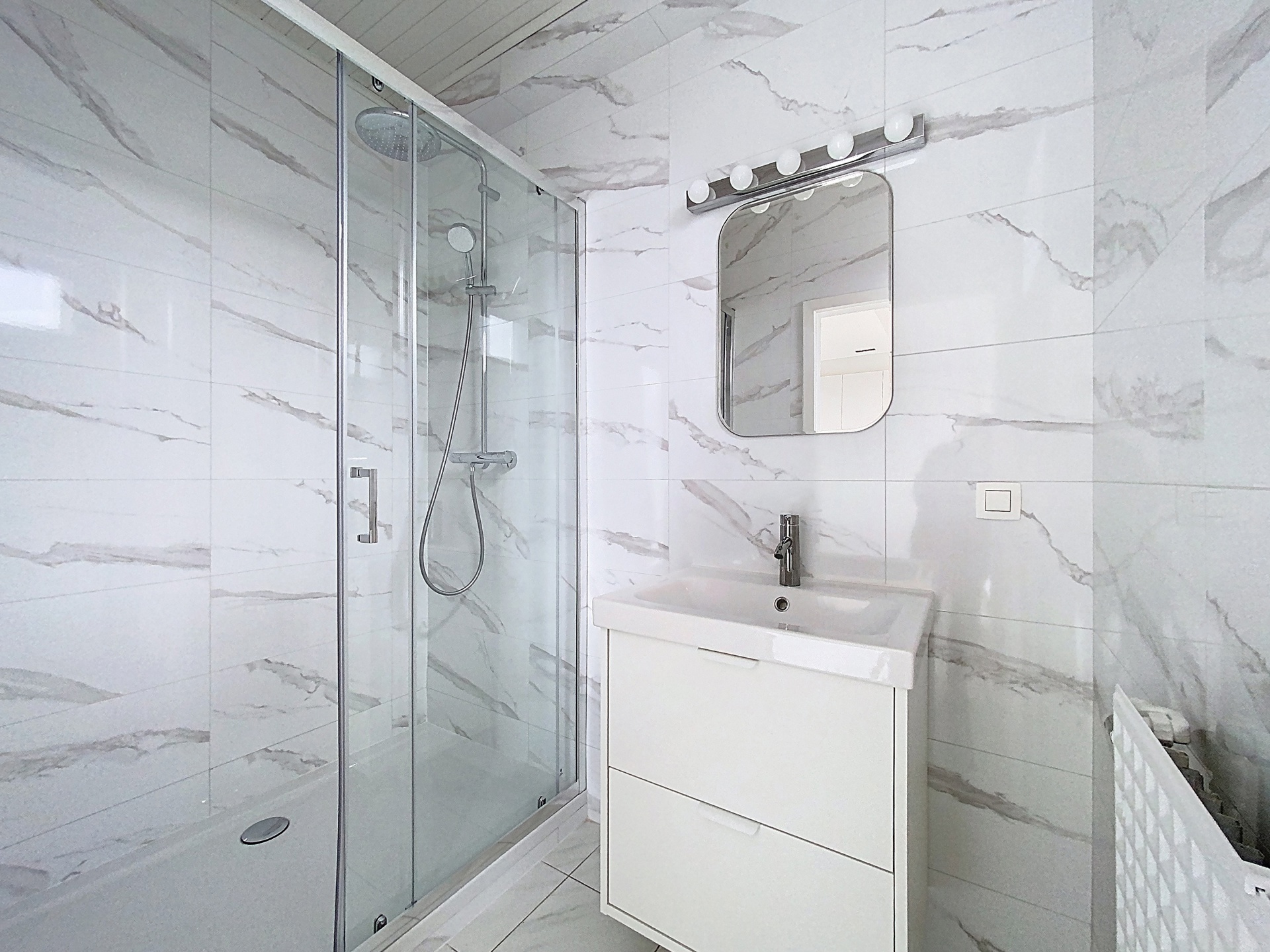 Picture 2 of 4 for Penthouse with two bedrooms in Forest