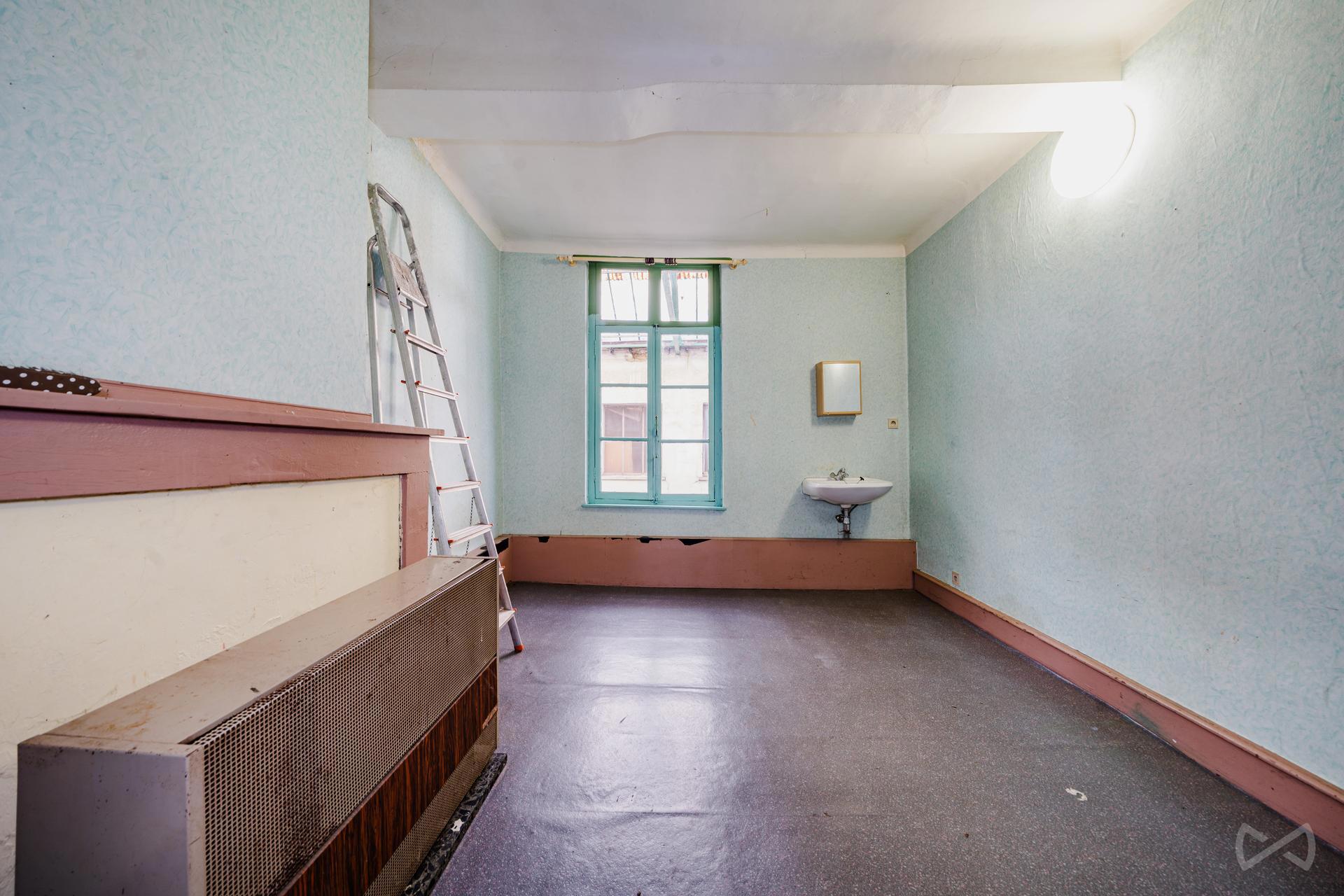Picture 1 of 4 for Apartment block with five bedrooms in Tournai