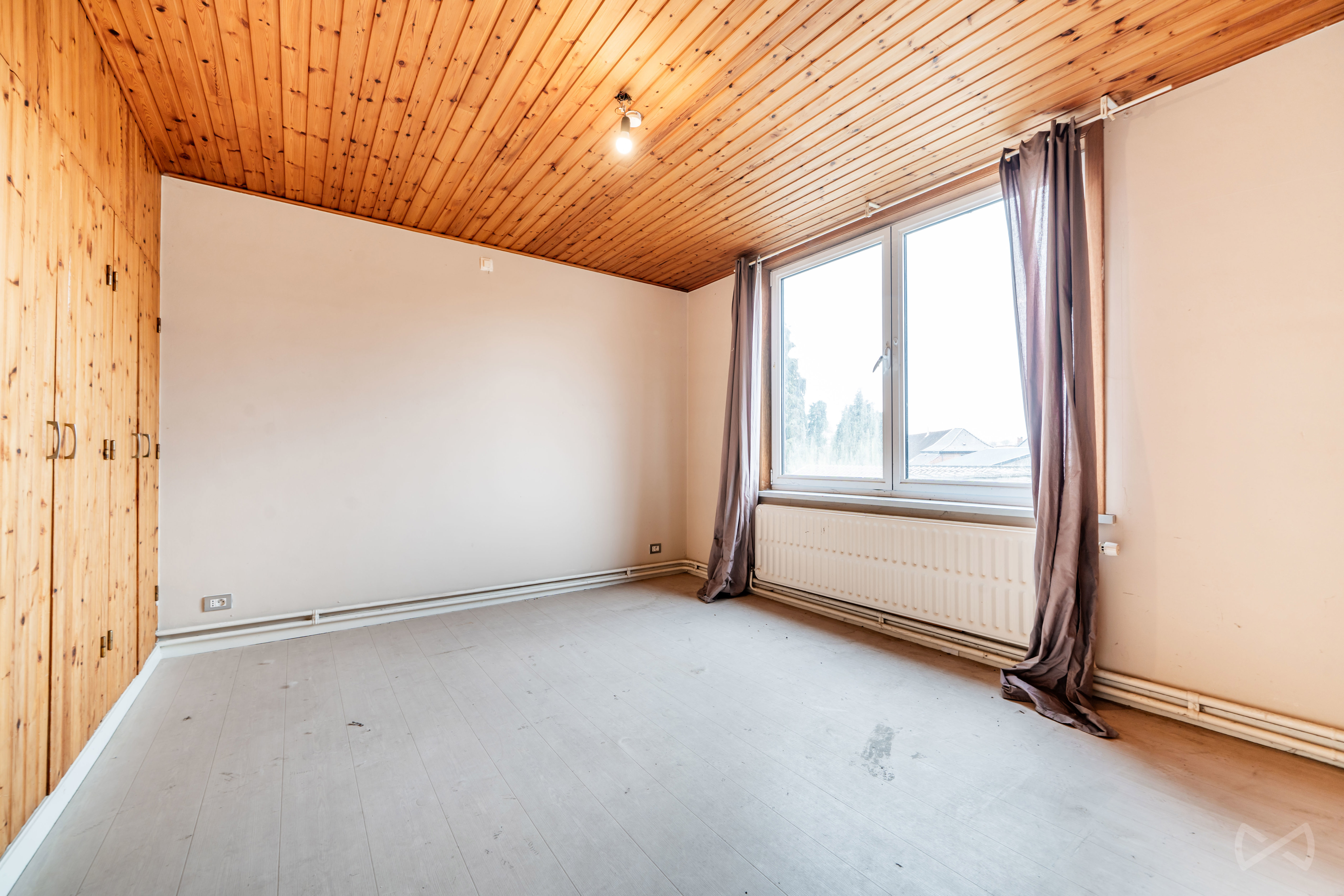 Picture 3 of 4 for Multi-purpose building with three bedrooms in Basècles