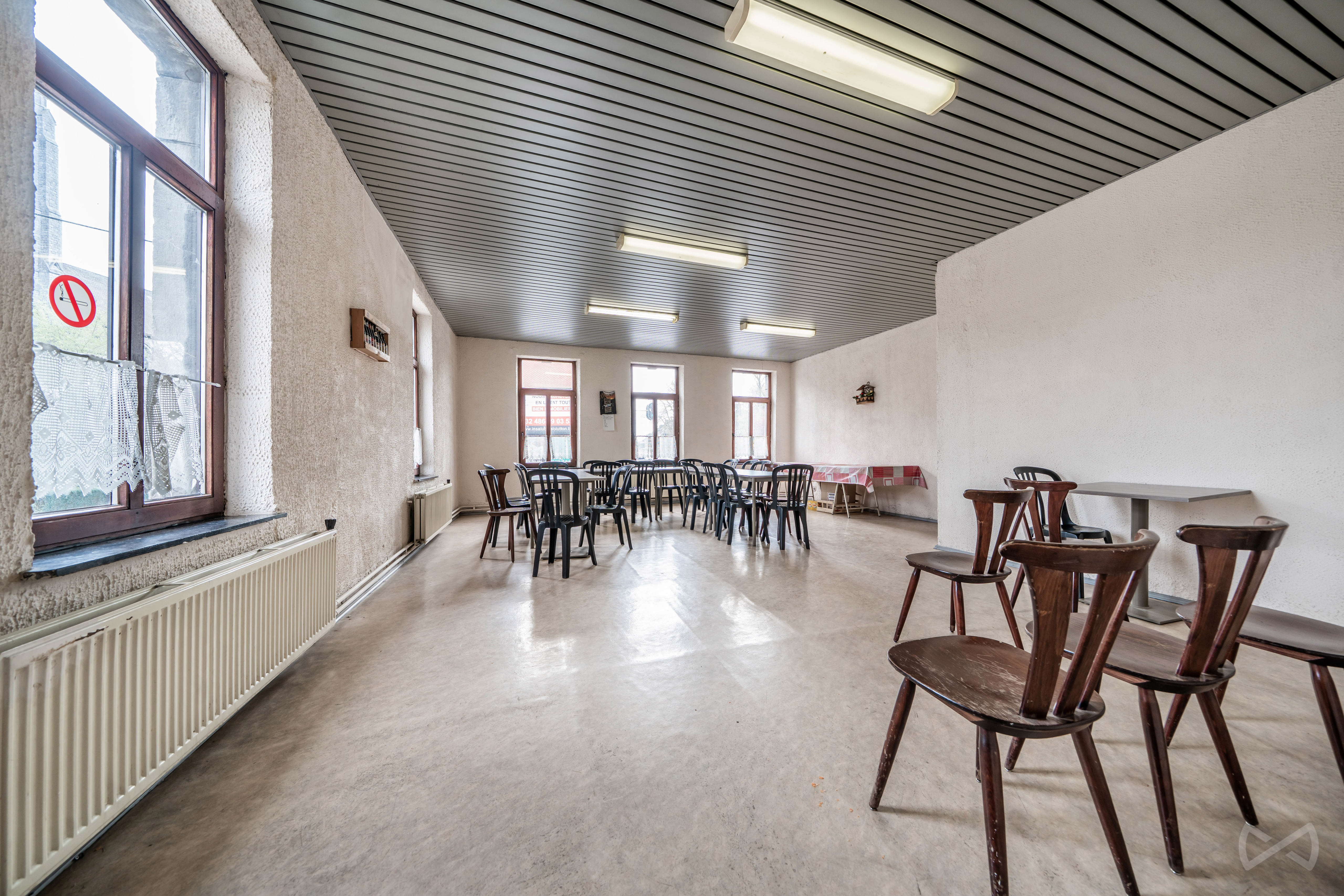 Photo 1 sur 4 pour Immeuble mixte de deux chambres à Marchienne-au-Pont
