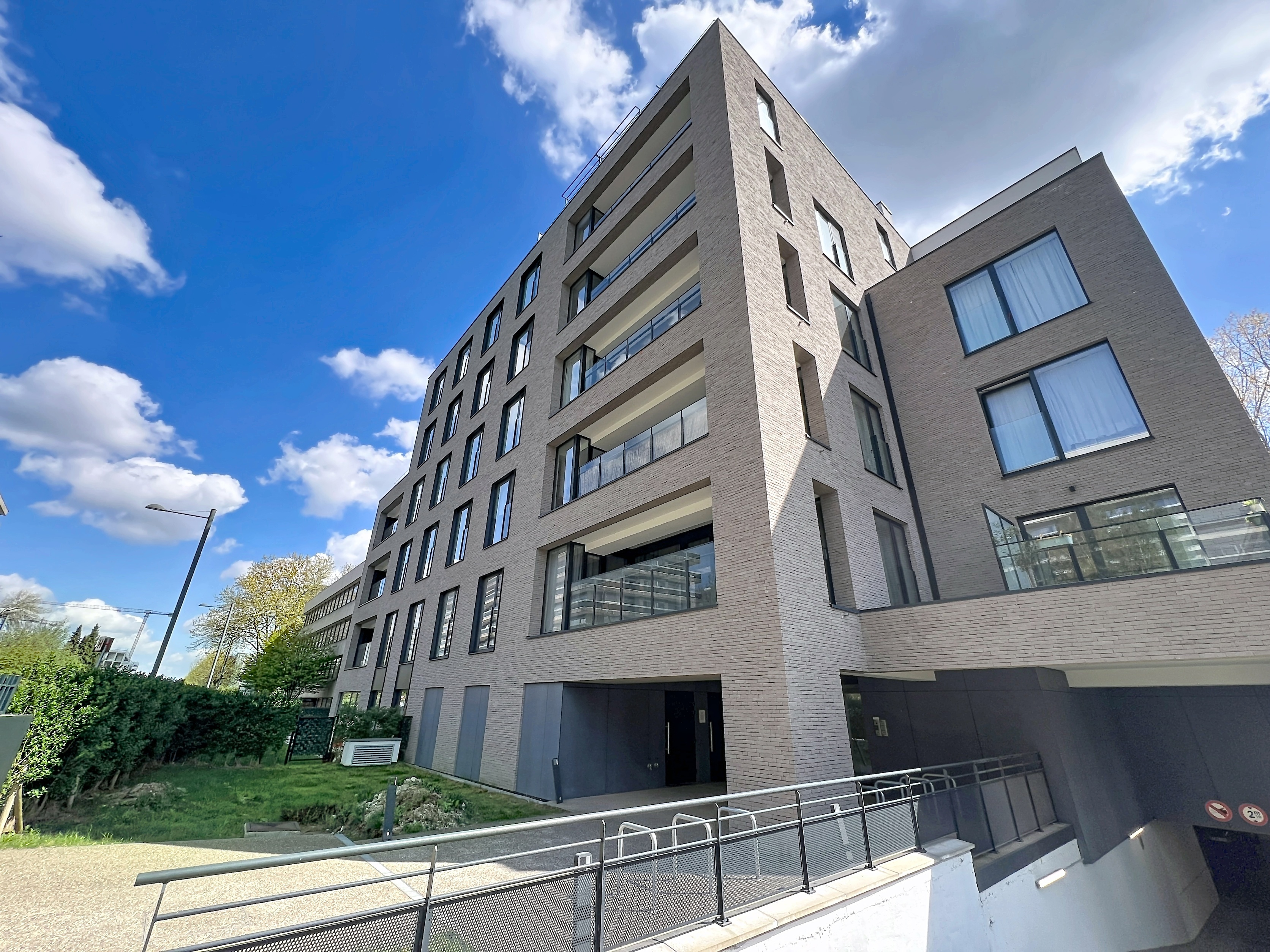 Picture 1 of 2 for Flat with two bedrooms in Schaerbeek