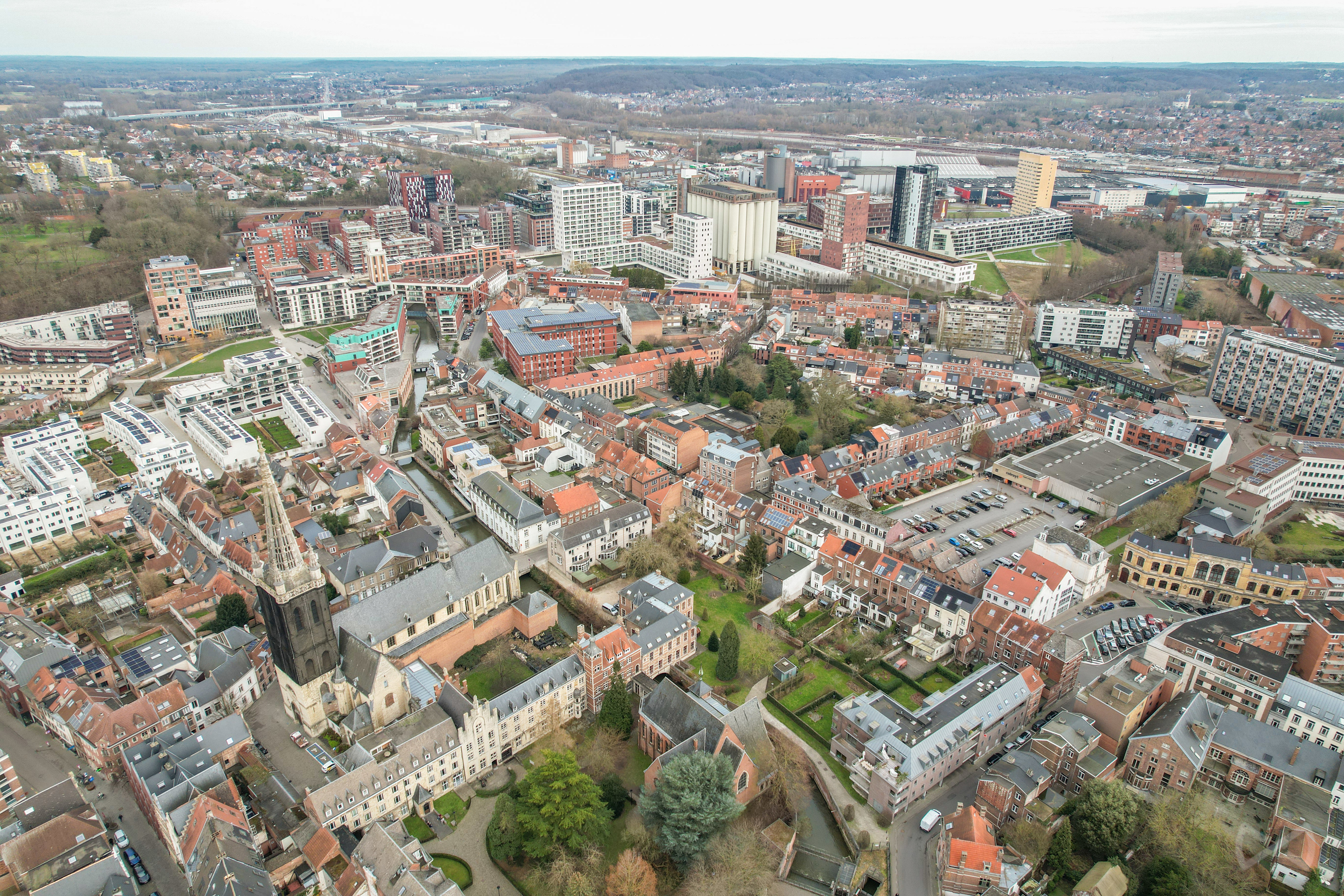 Foto 3 van 3 van Huis met vijf slaapkamers in Leuven