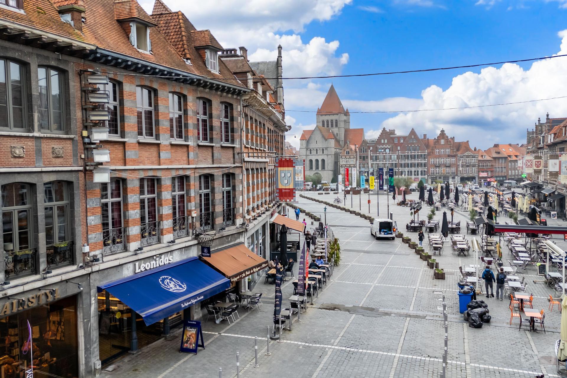 Foto 1 van 4 van Gebouw voor gemengd gebruik met vier slaapkamers in Tournai