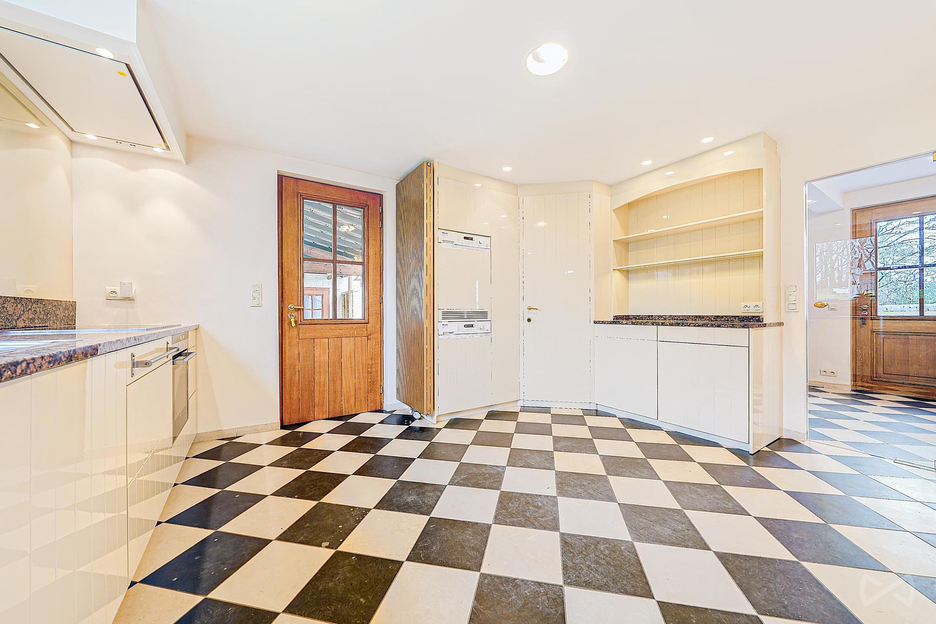 Picture 2 of 4 for House with six bedrooms in Genappe