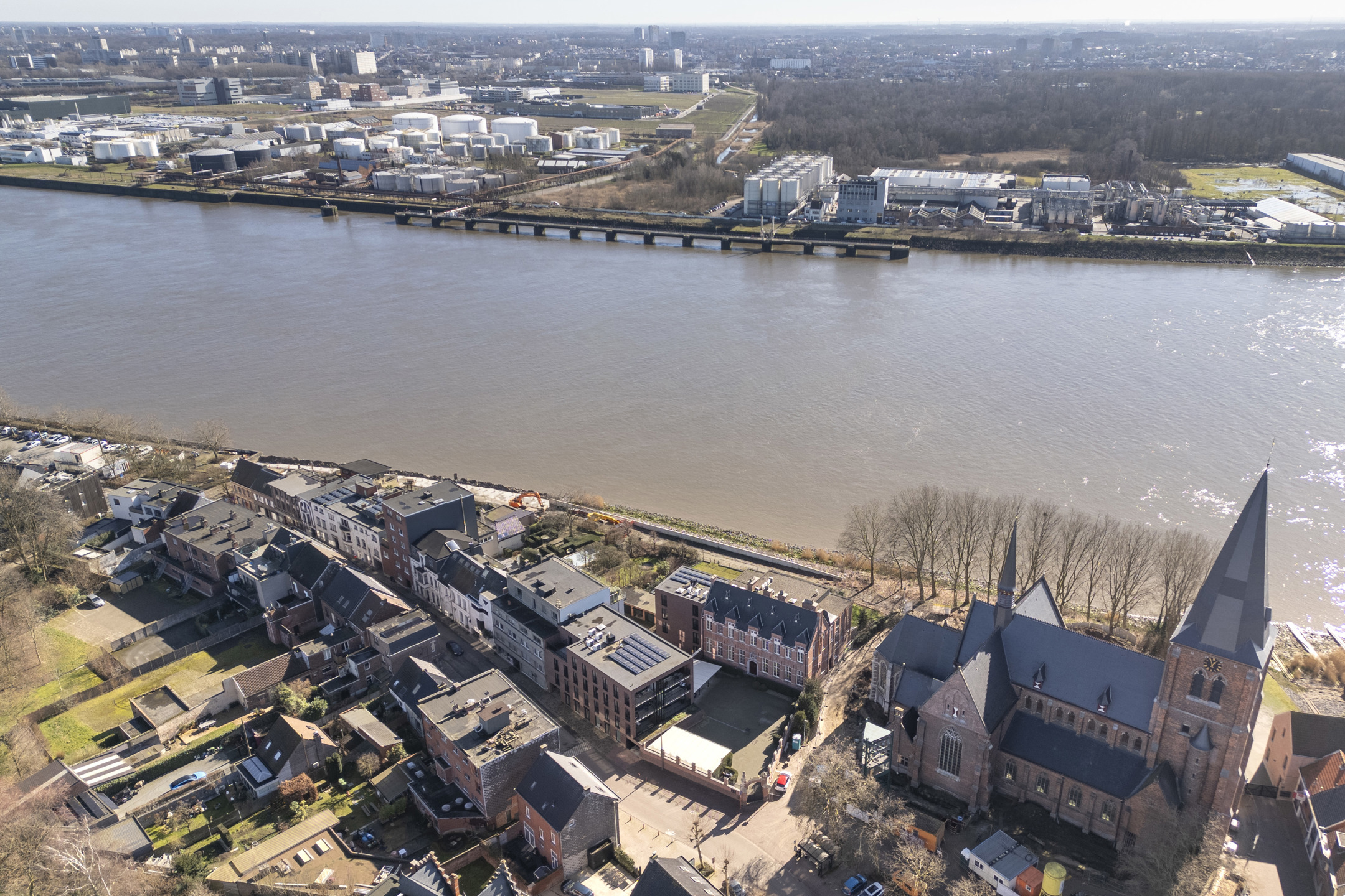 Picture 2 of 3 for Penthouse with three bedrooms in Zwijndrecht Burcht