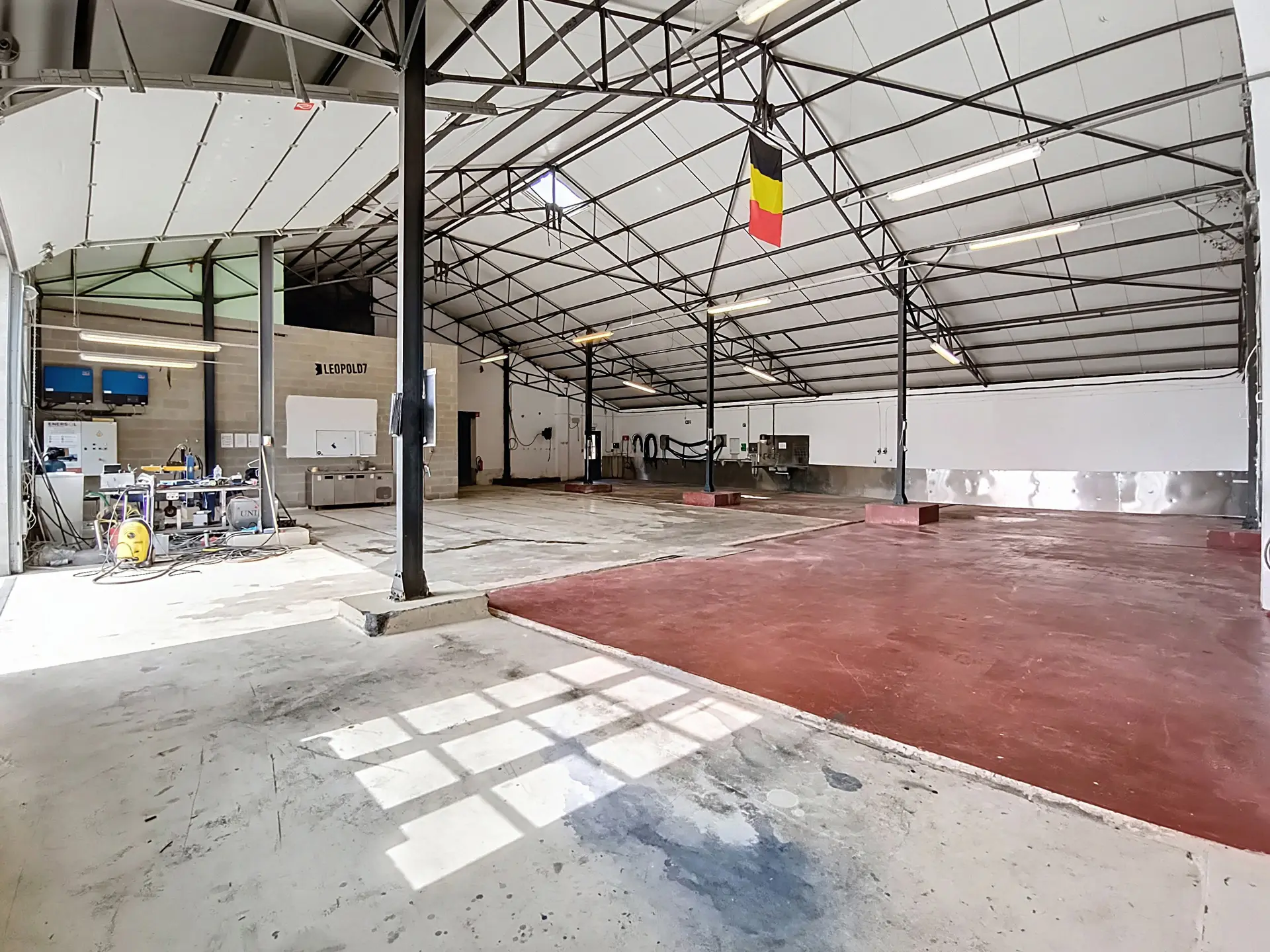 Picture 3 of 4 for Warehouse in Héron
