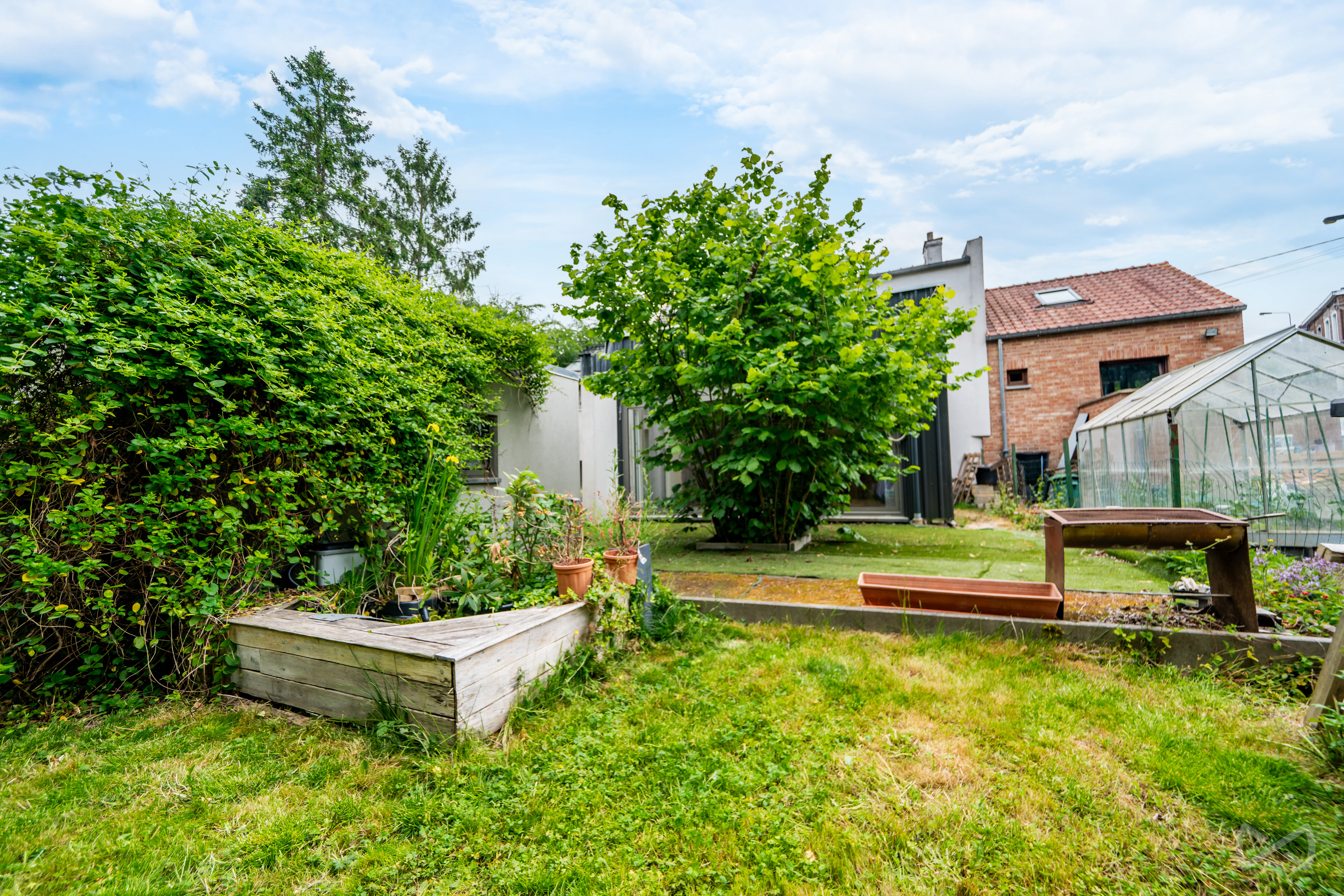 Photo 3 sur 4 pour Maison de deux chambres à Roux