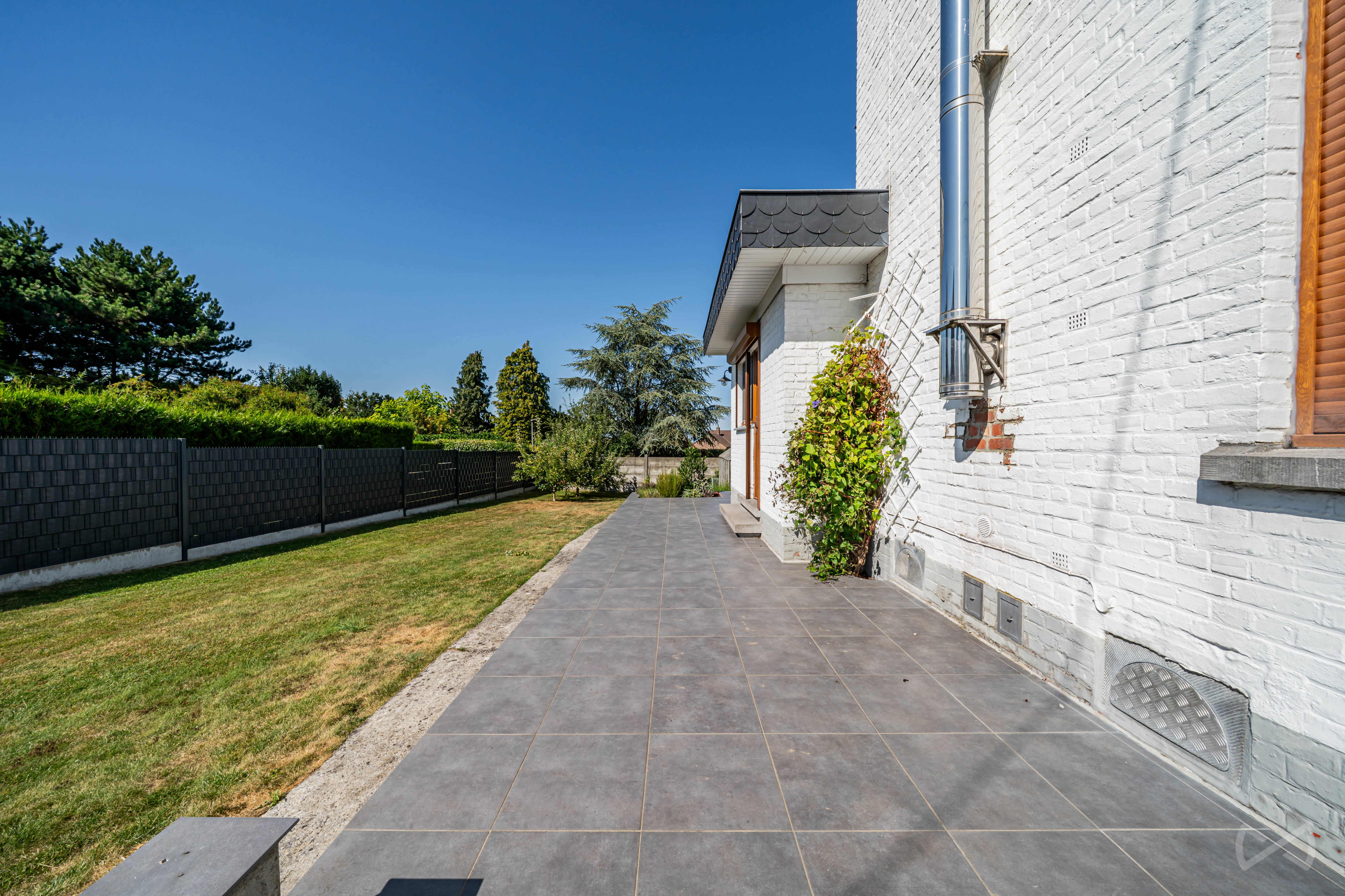 Photo 3 sur 4 pour Maison de cinq chambres à Montigny-le-Tilleul