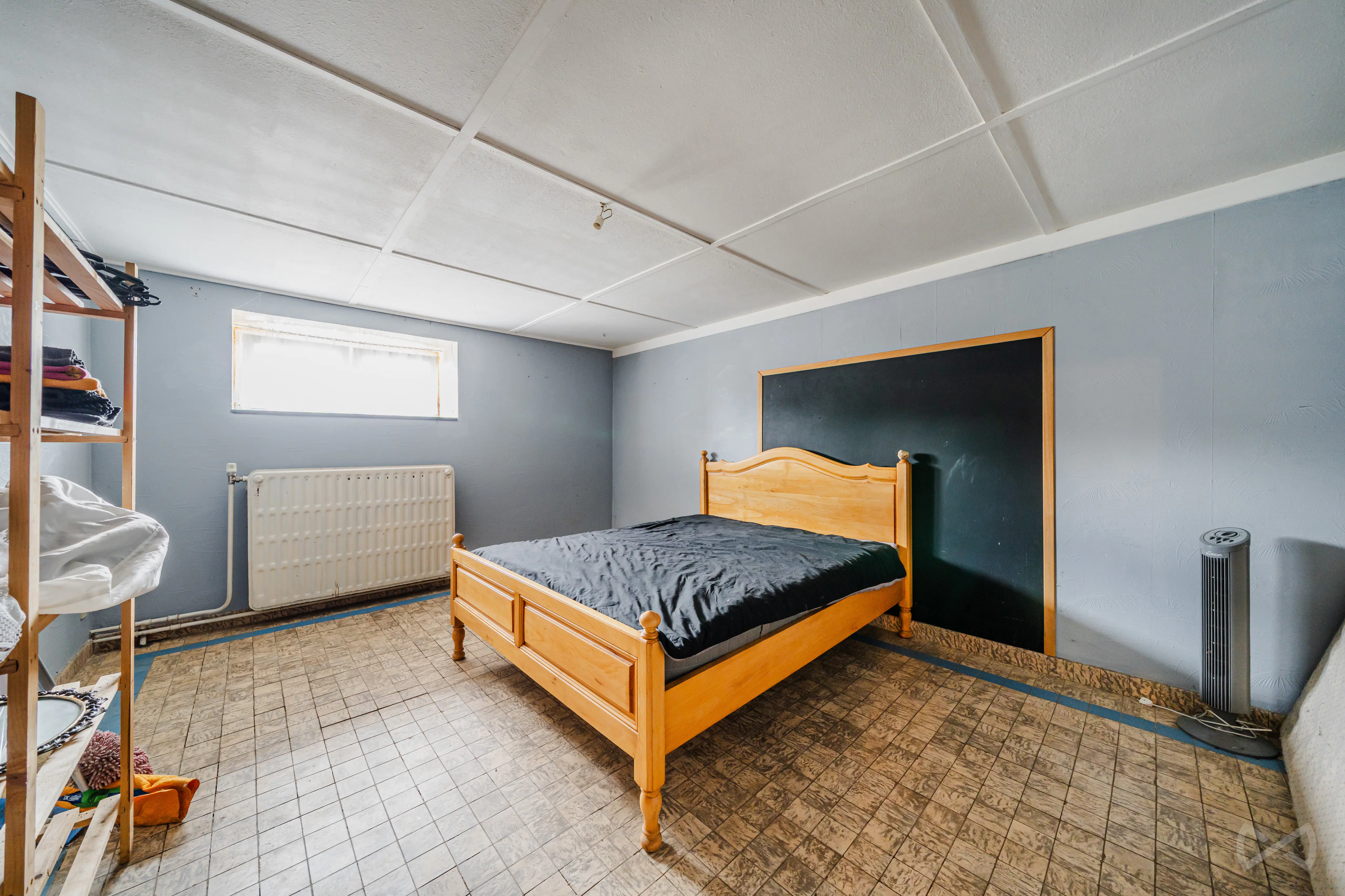 Photo 3 sur 4 pour Immeuble à appartements de cinq chambres à Juseret