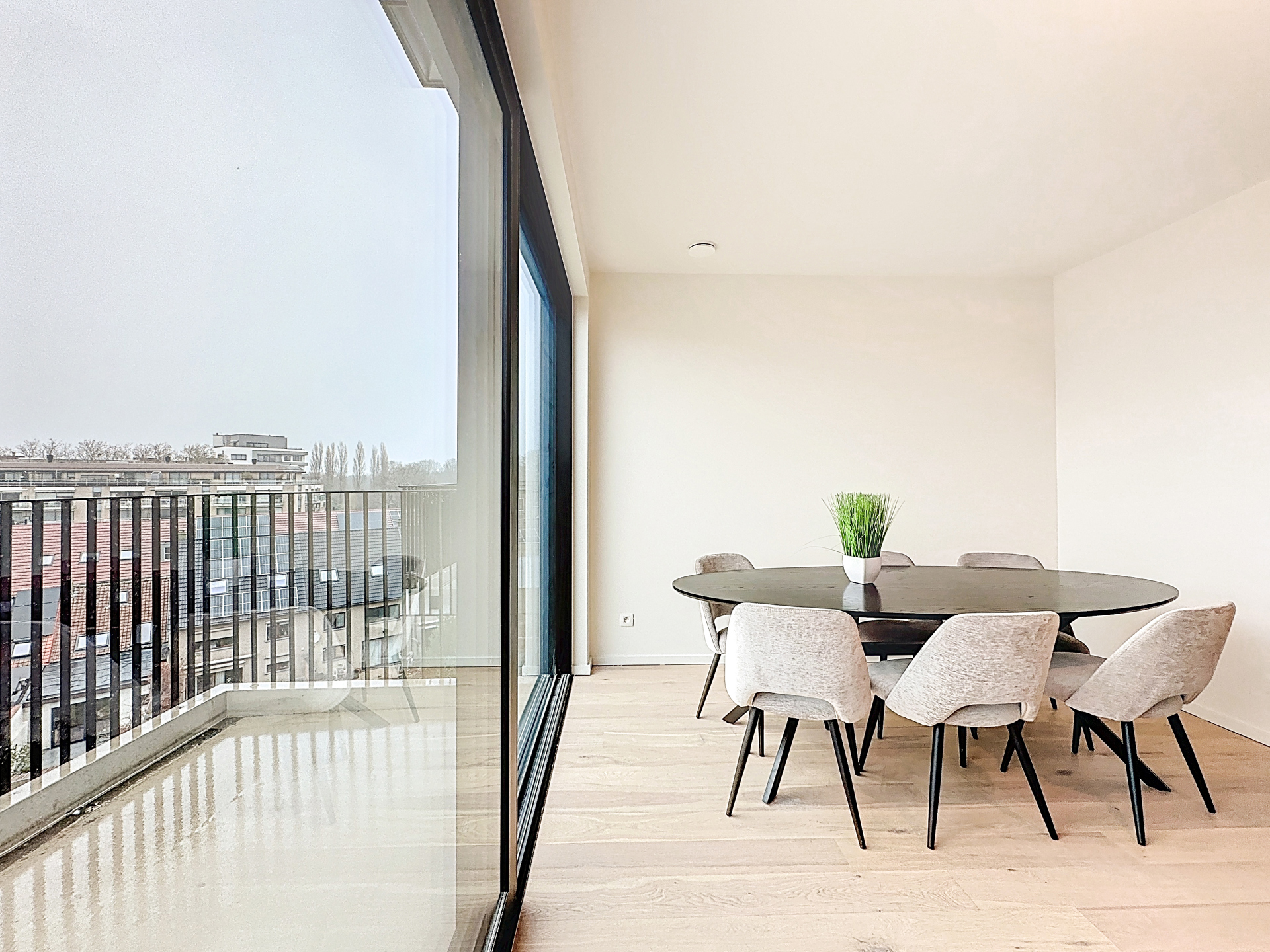 Picture 2 of 4 for Penthouse with three bedrooms in Evere