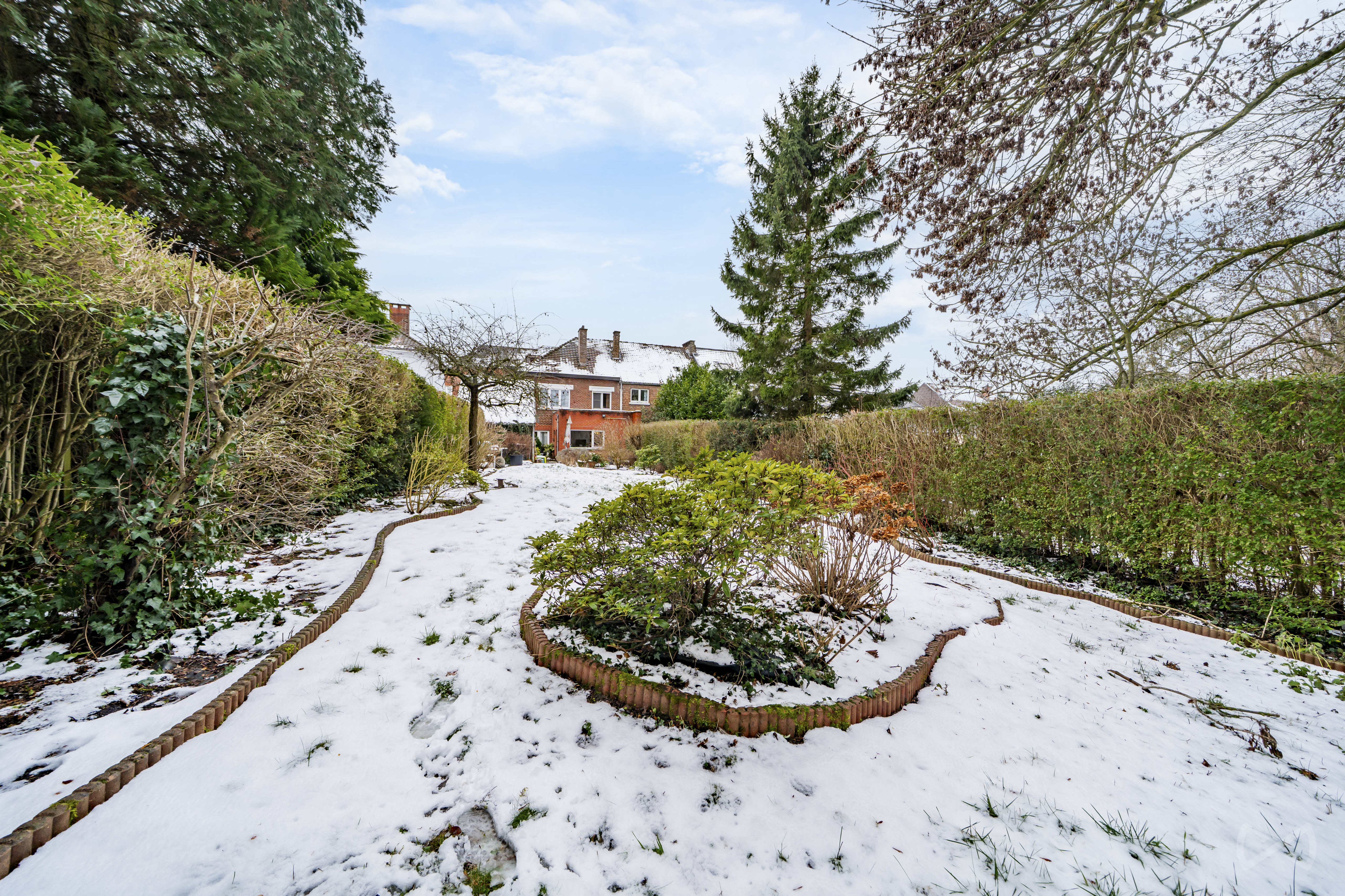 Picture 2 of 4 for House with four bedrooms in Mont-sur-marchienne