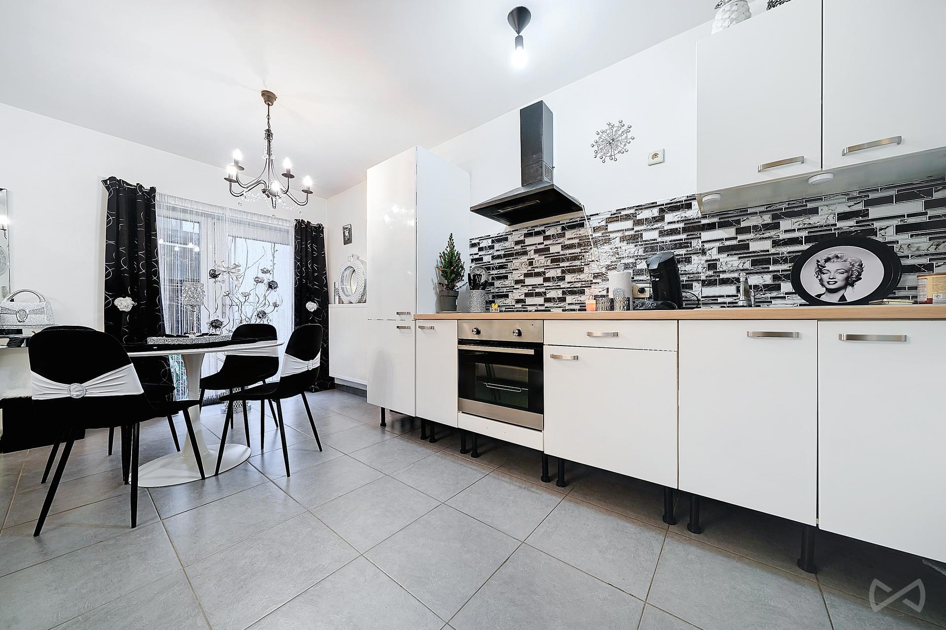 Picture 3 of 4 for Apartment block with six bedrooms in Binche