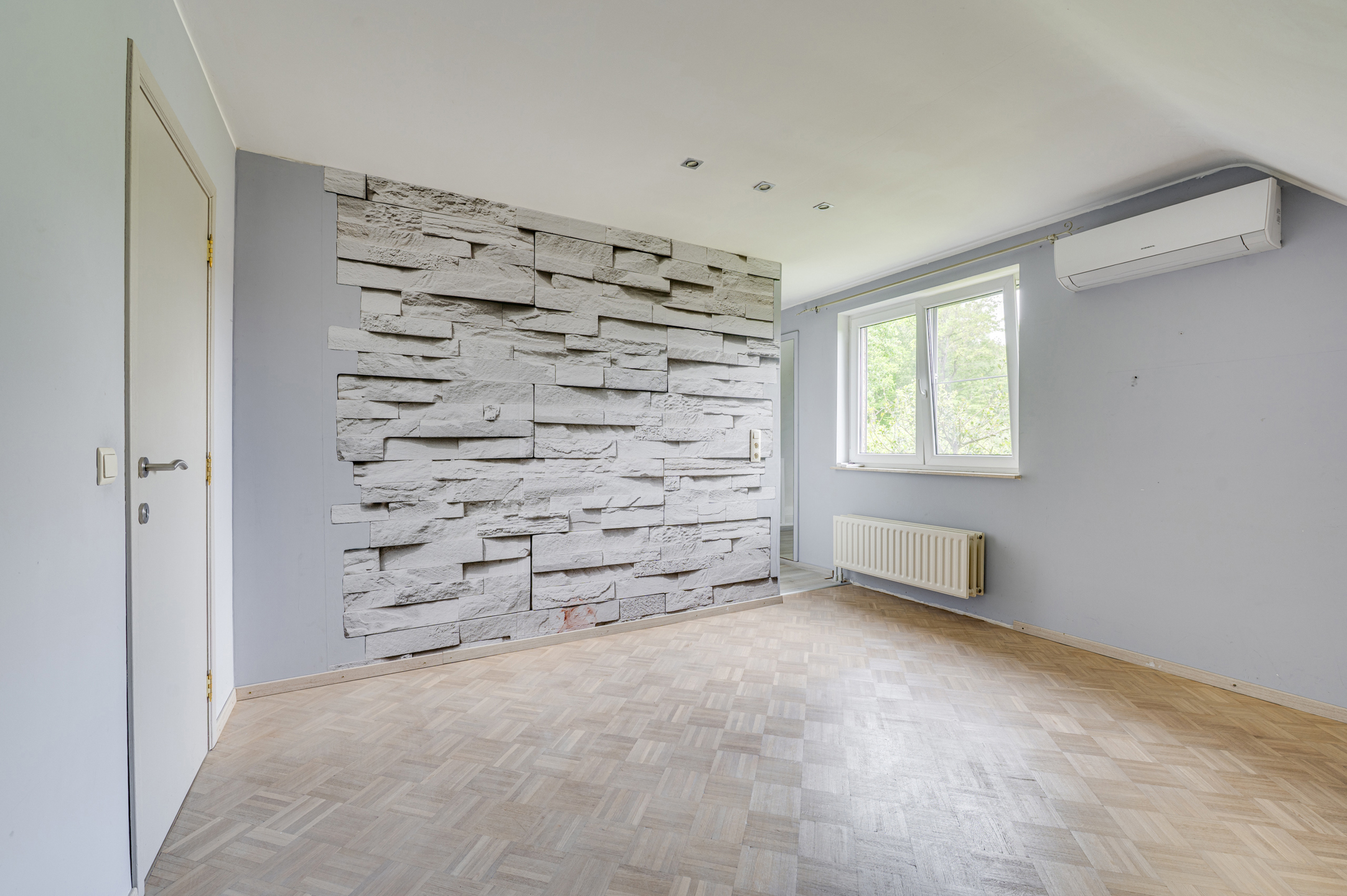 Picture 1 of 4 for Villa with three bedrooms in Enghien