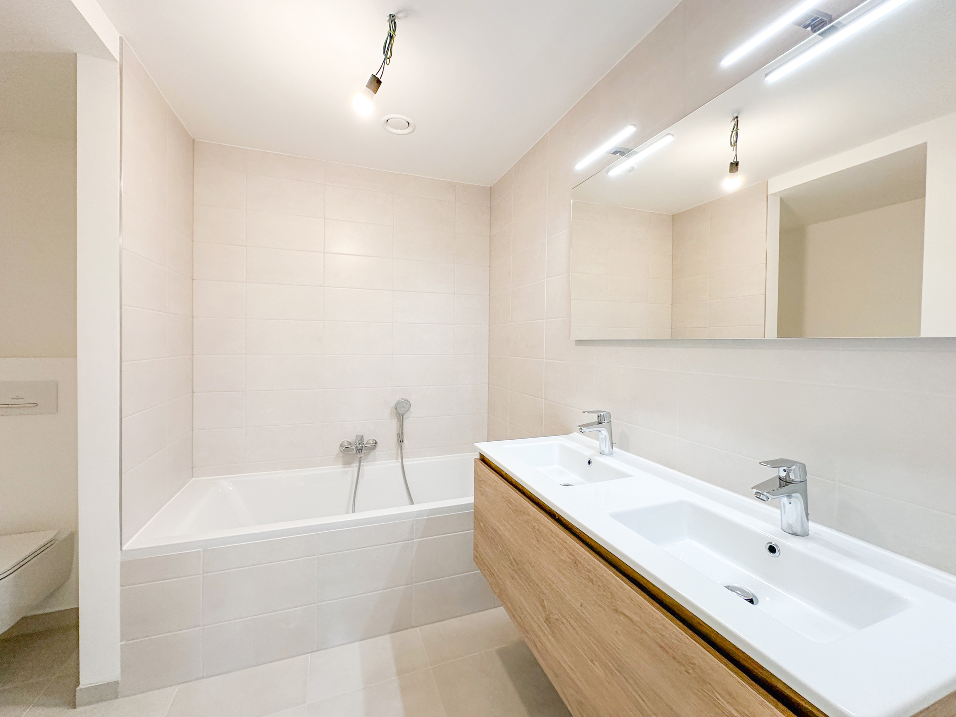Photo 3 sur 4 pour Rez-de-chaussée de trois chambres à Ukkel
