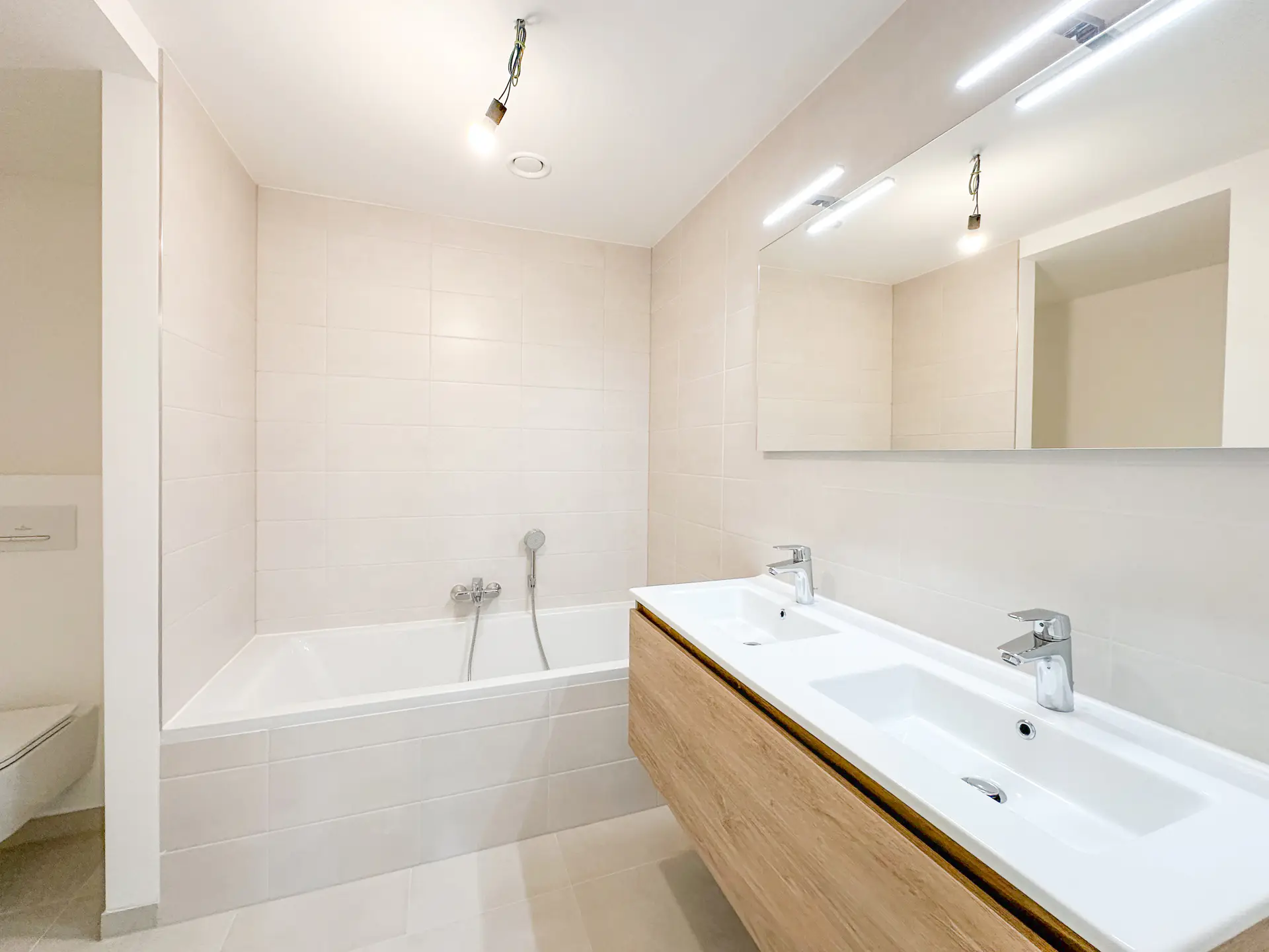 Photo 3 sur 4 pour Rez-de-chaussée de trois chambres à Ukkel