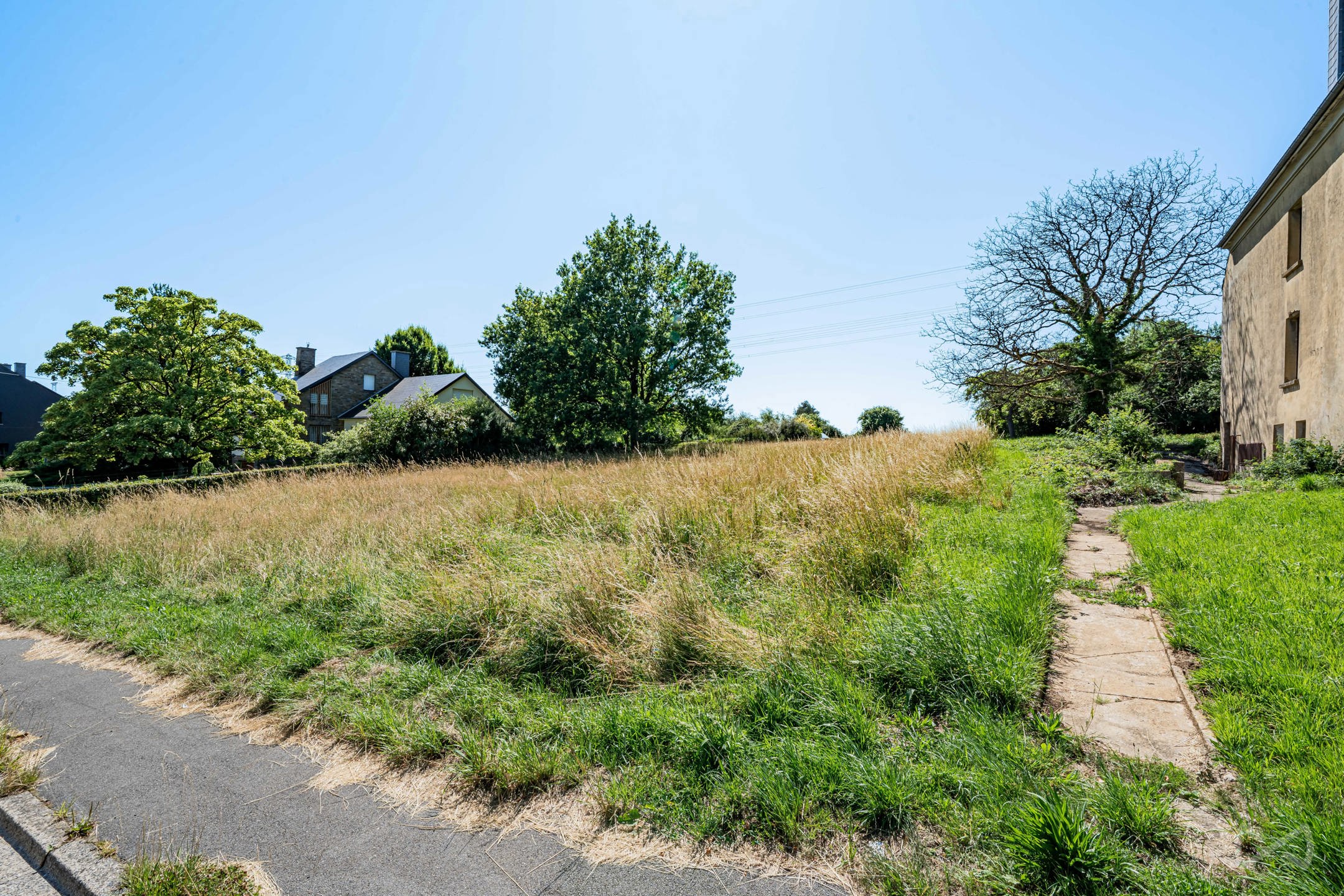 Picture 3 of 3 for Building ground in Arlon