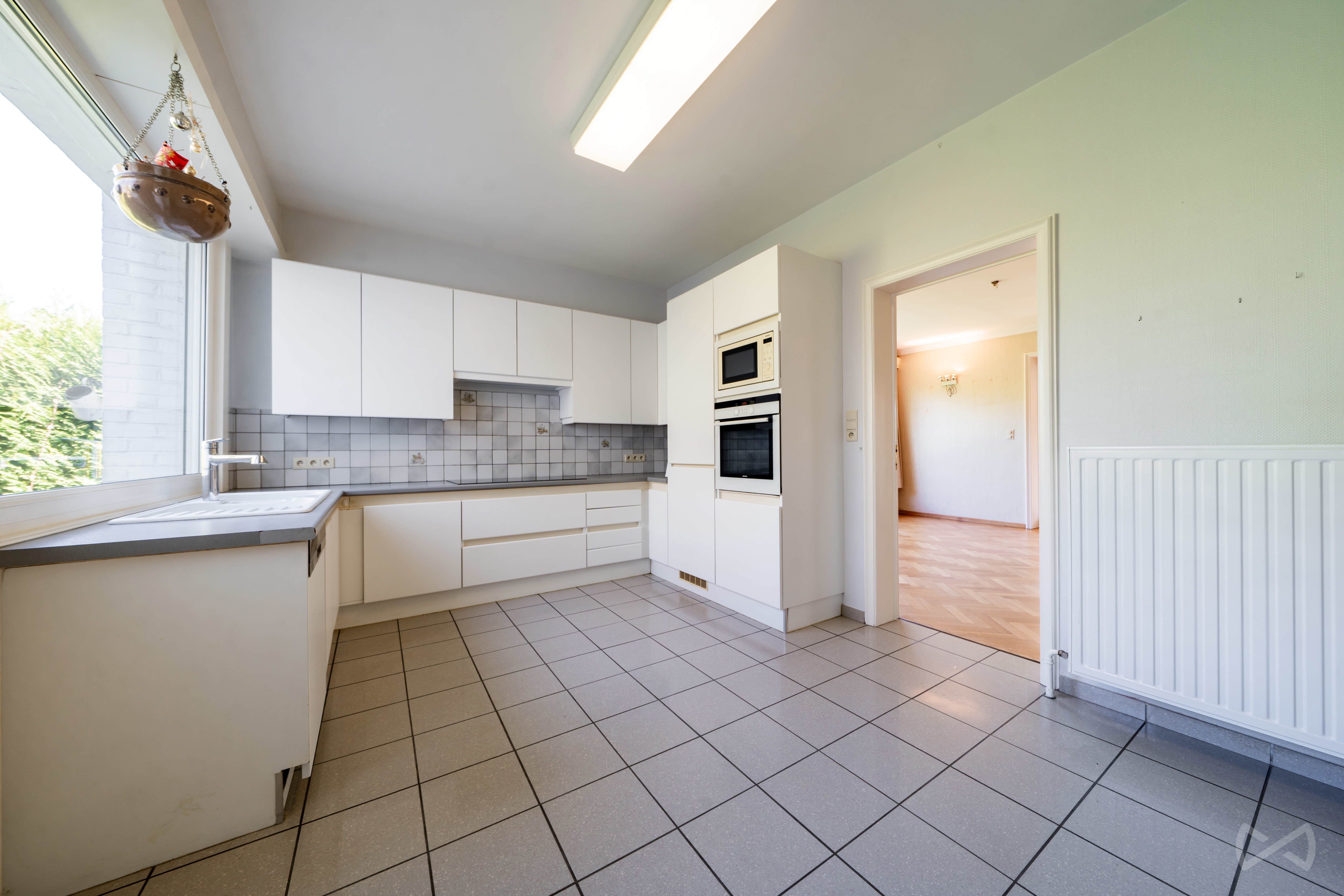 Foto 2 van 4 van Villa met zes slaapkamers in Baudour