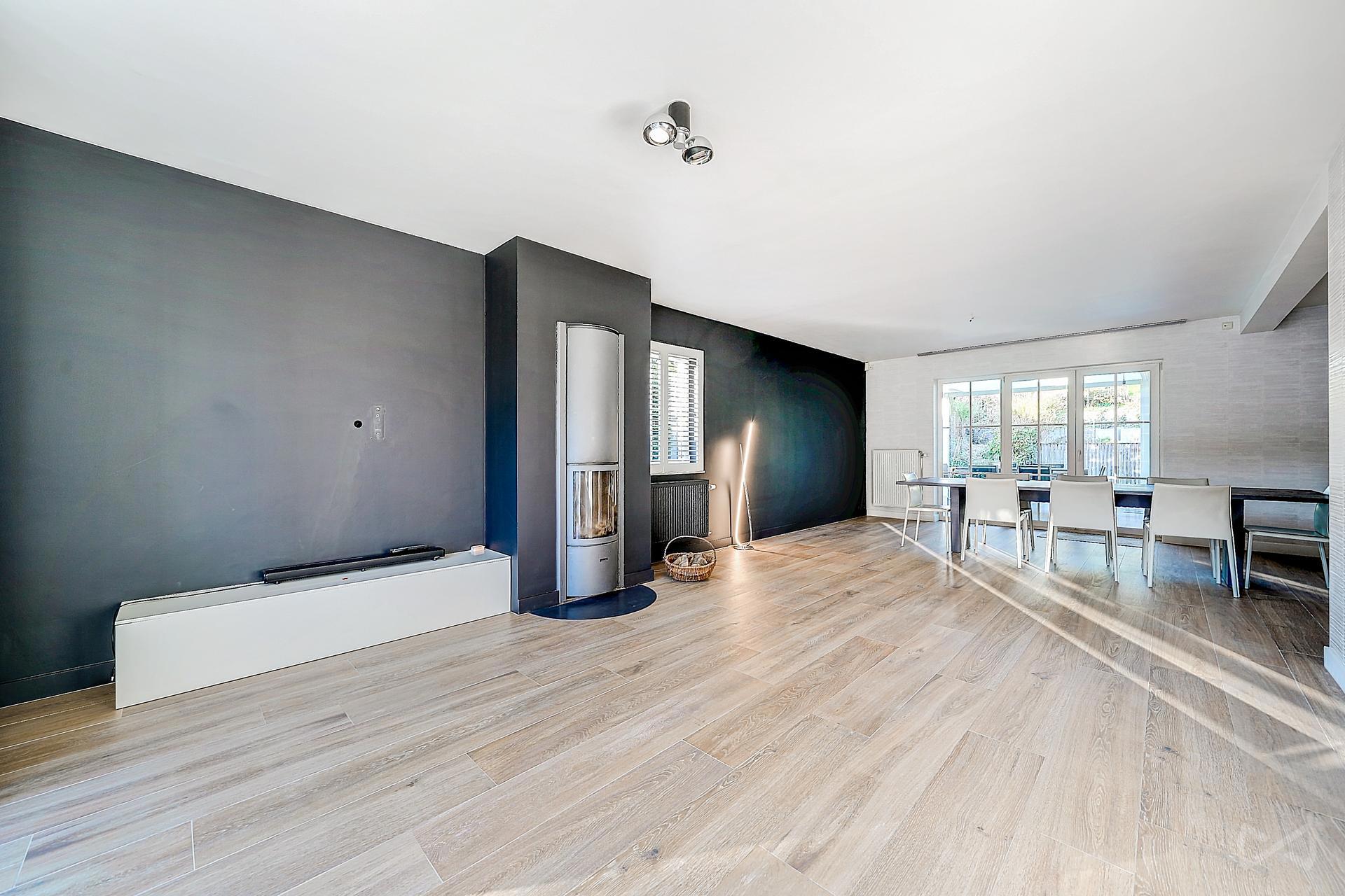 Picture 2 of 4 for House with five bedrooms in Court-saint-Étienne