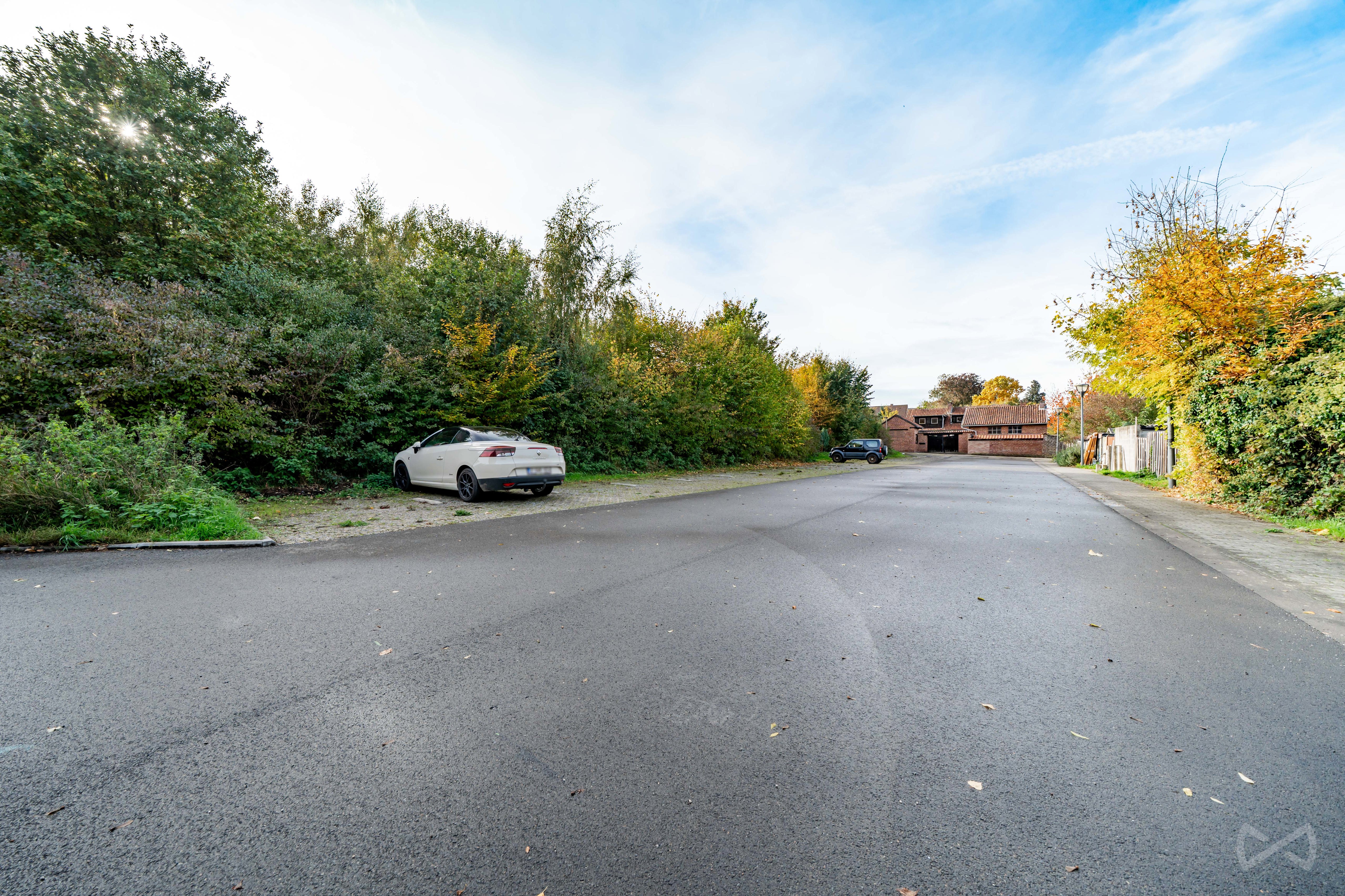 Picture 2 of 3 for Outdoor parking in Jodoigne