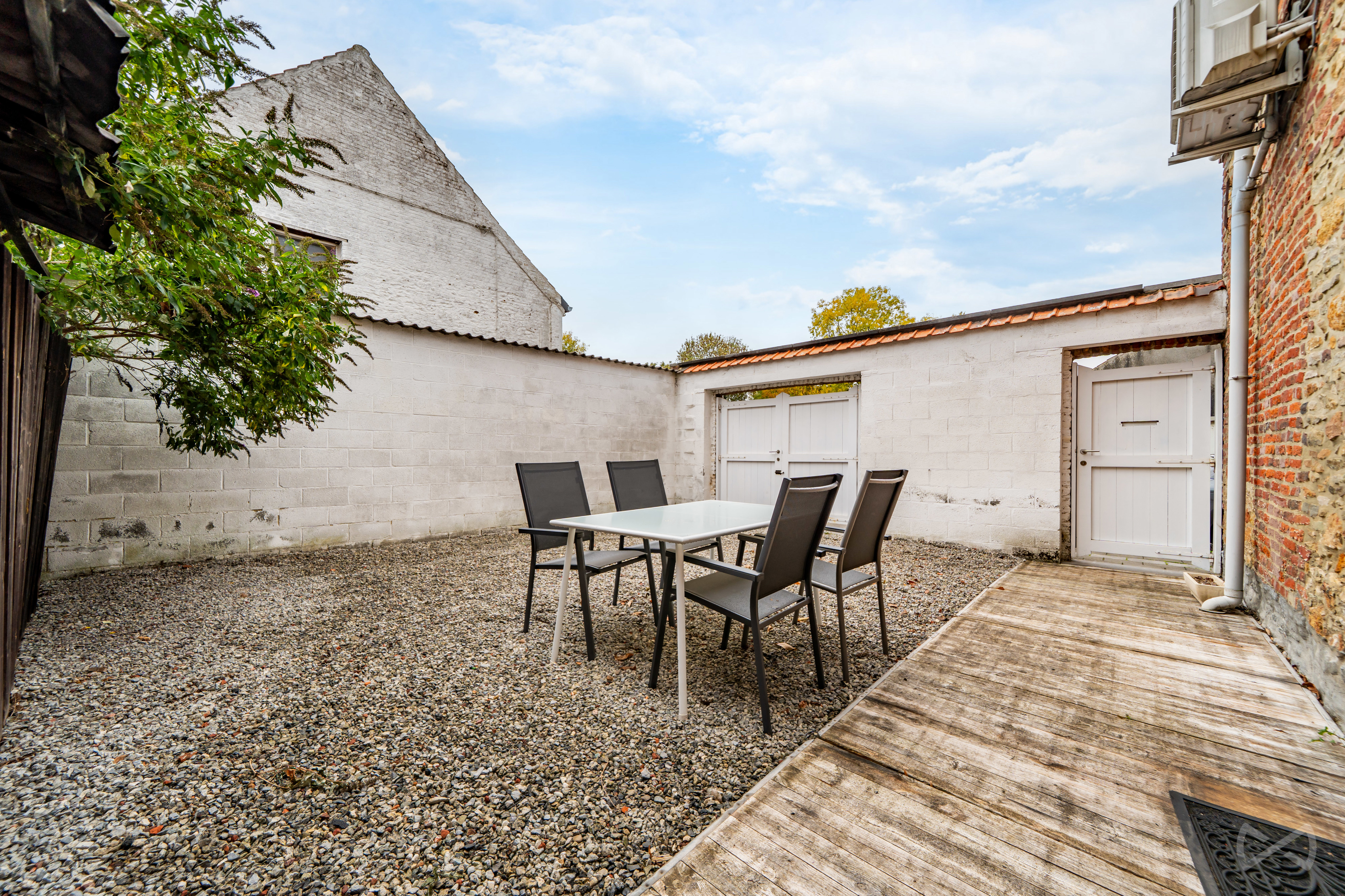 Photo 3 sur 4 pour Immeuble à appartements de trois chambres à PÉruwelz
