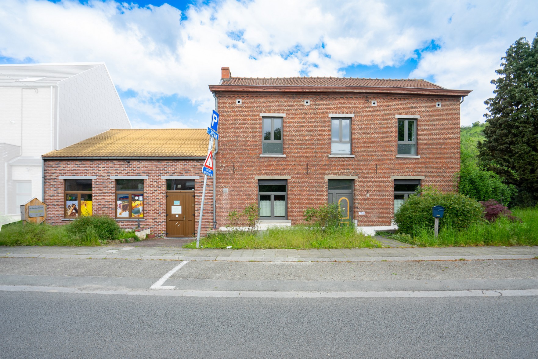 Picture 2 of 3 for Multi-purpose building with three bedrooms in Jumet