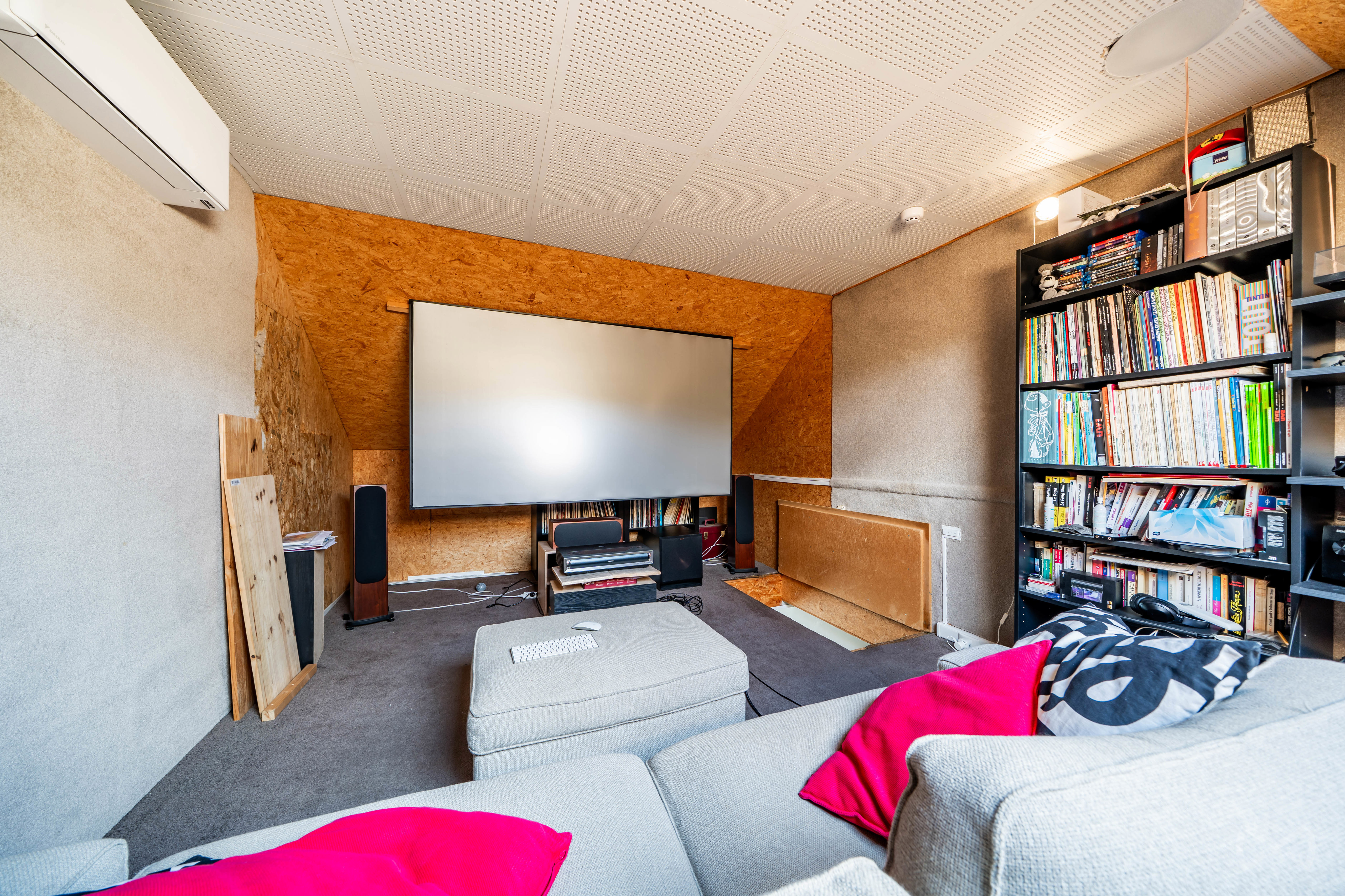 Picture 4 of 4 for House with five bedrooms in Mont-sur-marchienne