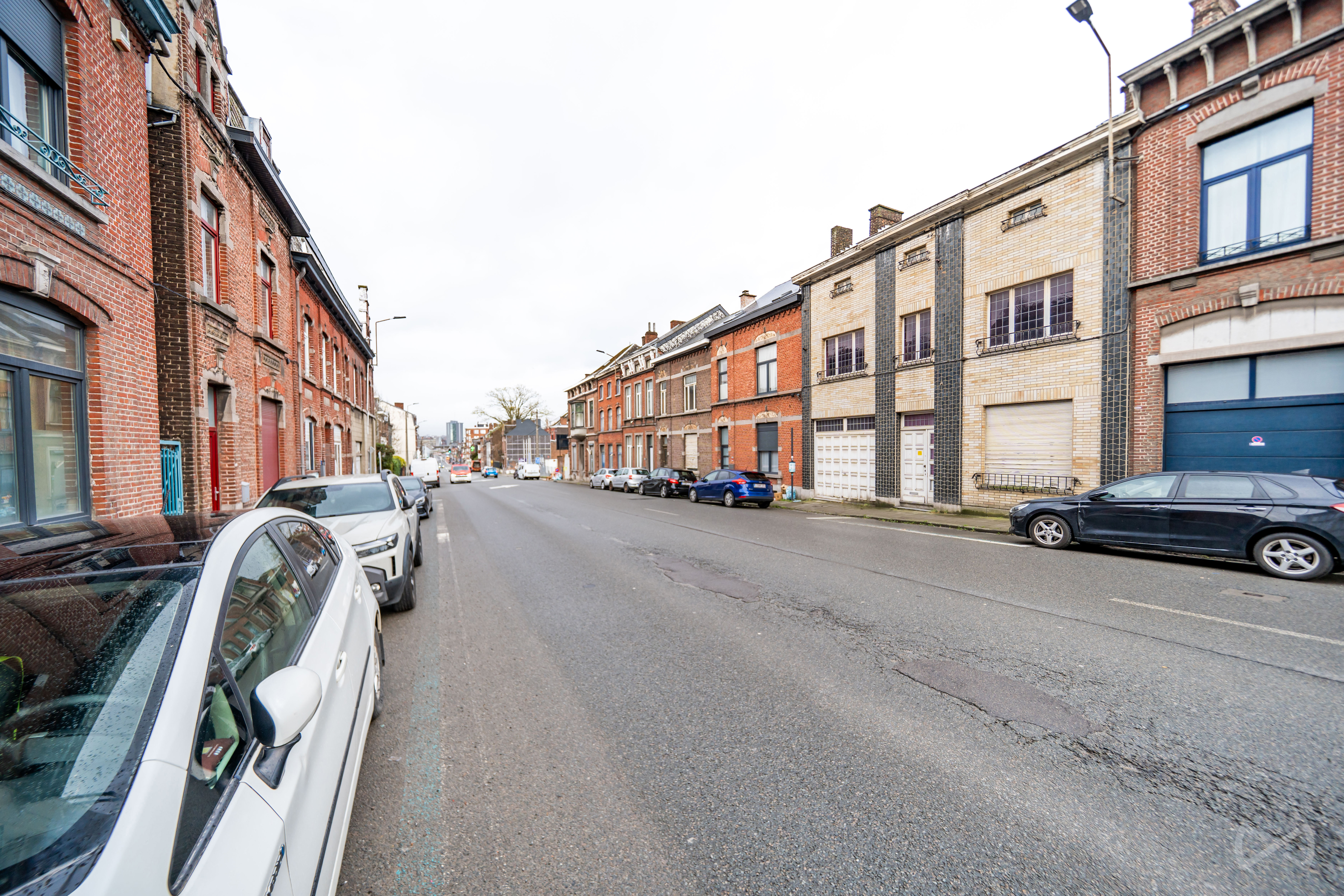 Photo 4 sur 4 pour Maison de maître de quatre chambres à Marcinelle
