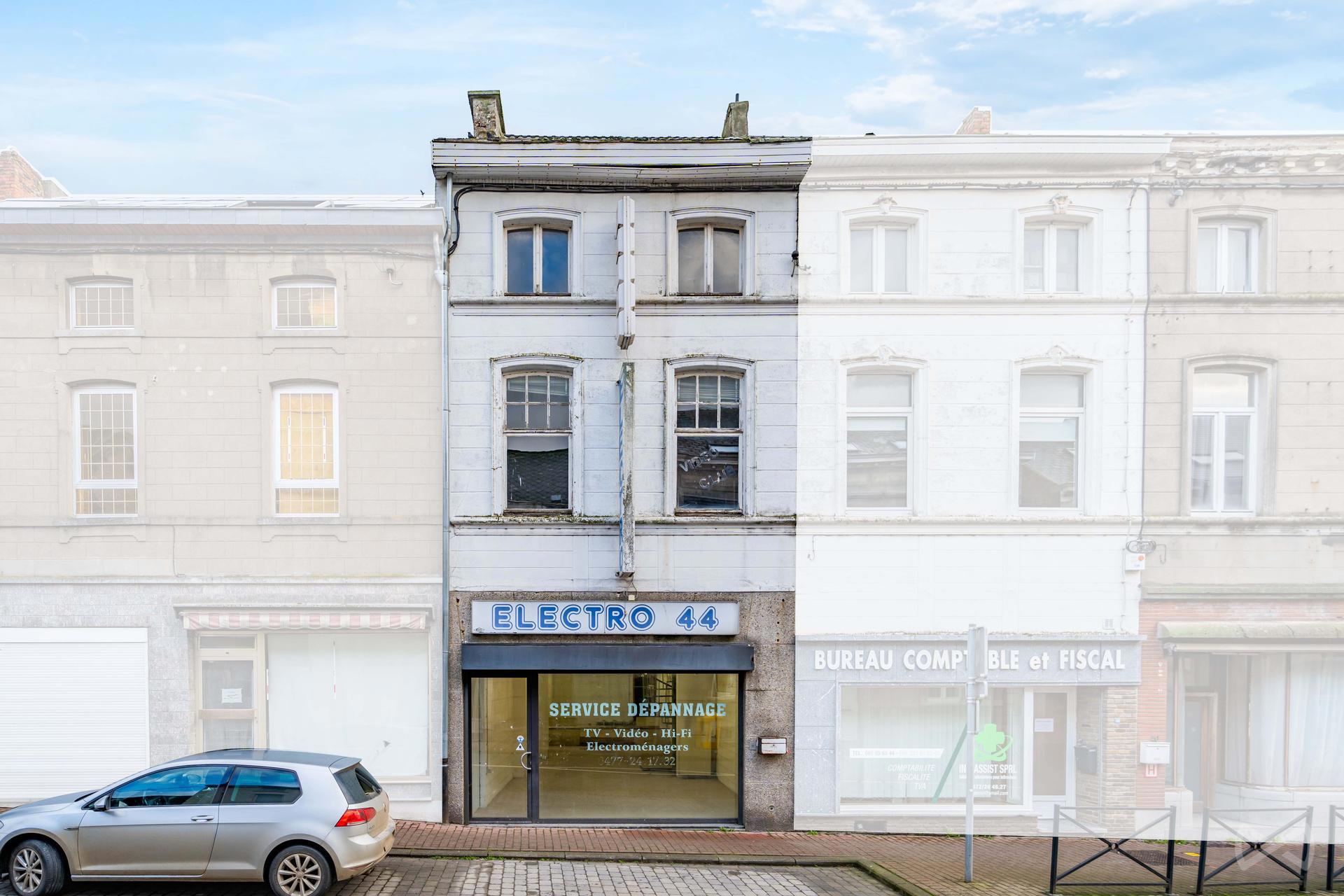 Photo 2 sur 3 pour Immeuble mixte de cinq chambres à Perwez