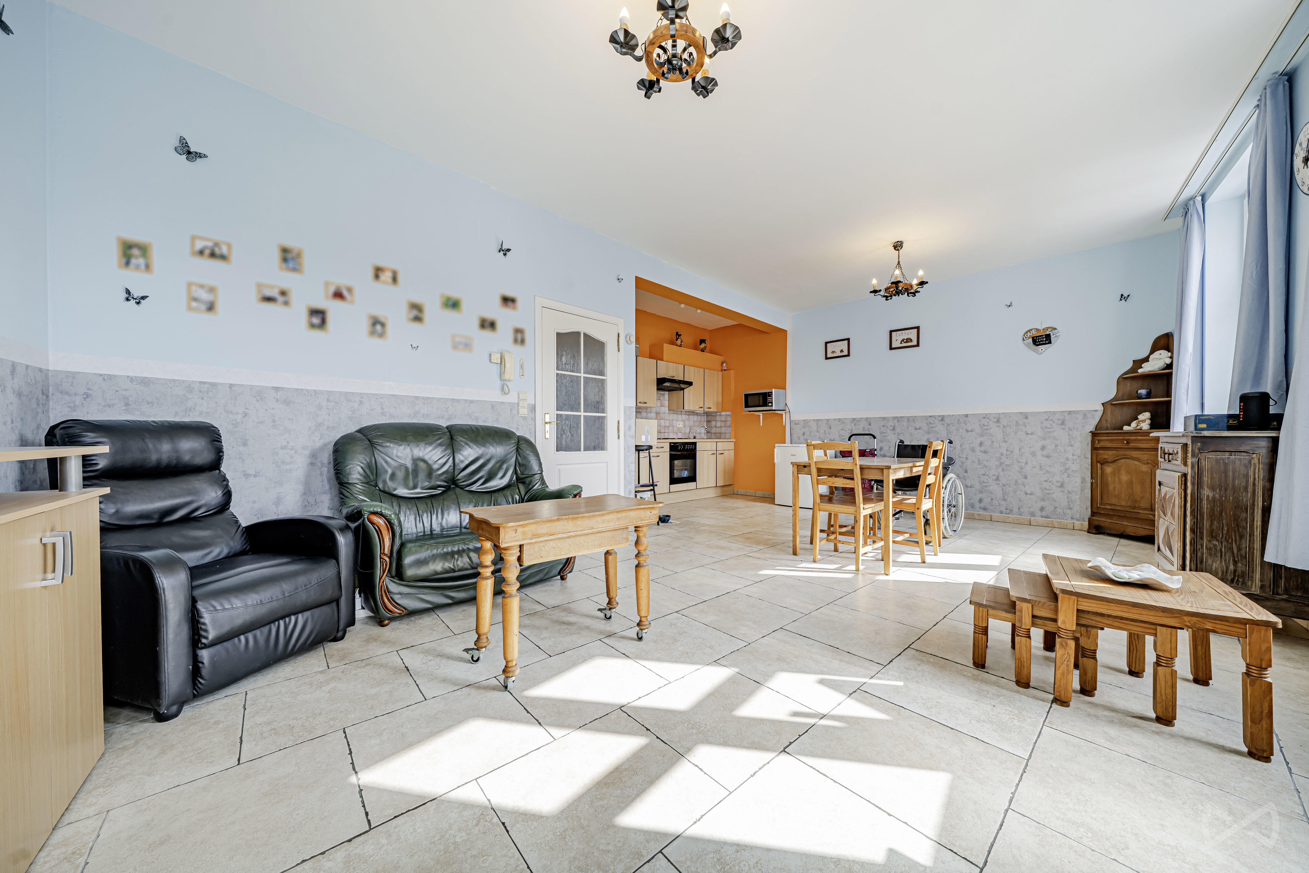 Picture 1 of 4 for Apartment block with five bedrooms in Florennes