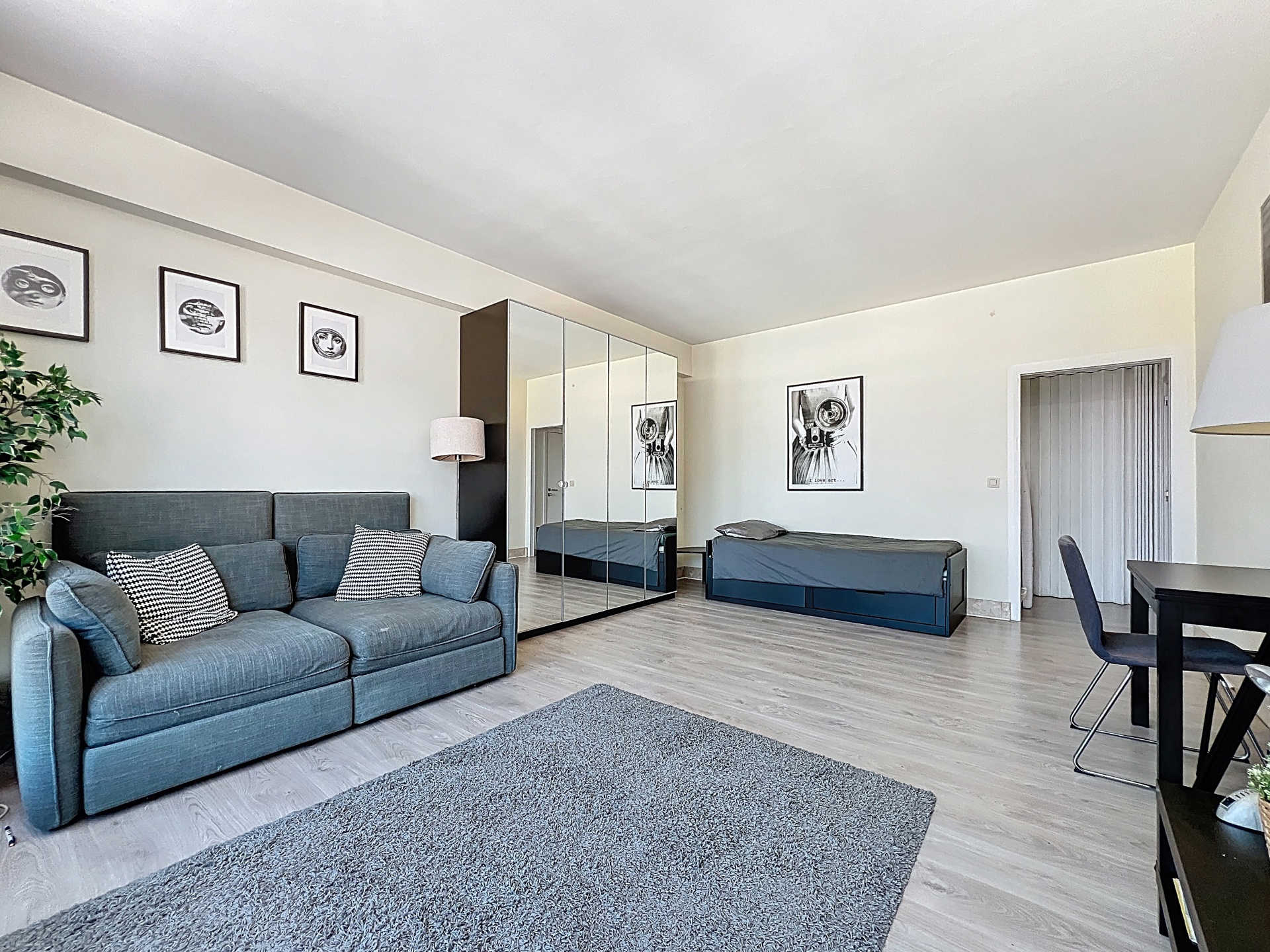 Picture 2 of 4 for Studio in Ixelles