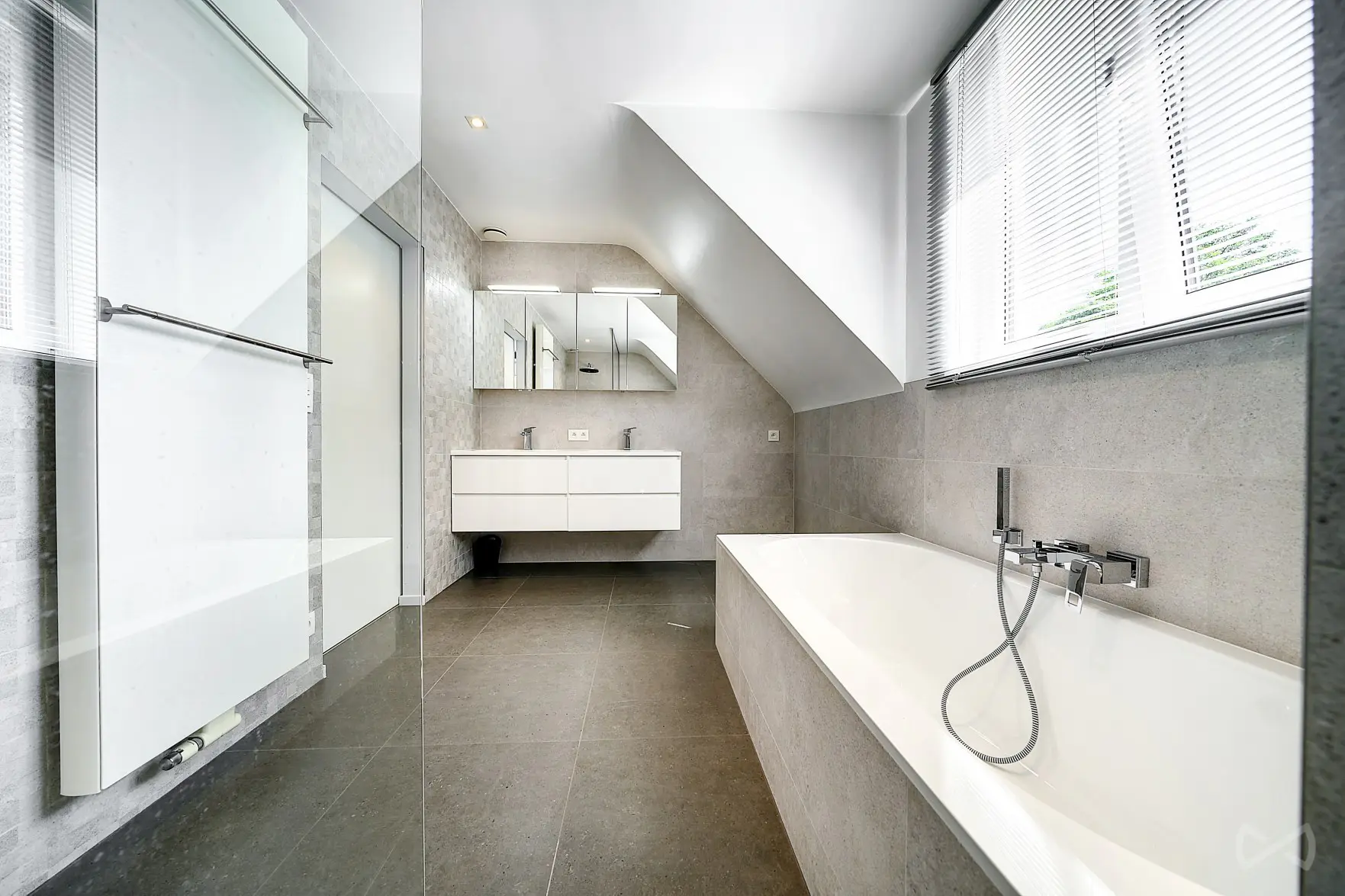 Photo 2 sur 4 pour Maison de cinq chambres à Waterloo