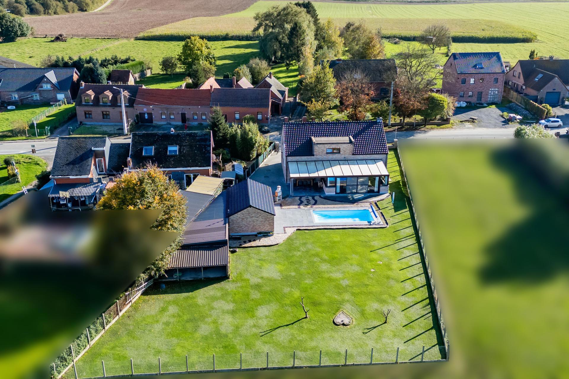 Picture 1 of 4 for Villa with four bedrooms in Ecaussinnes-d'Enghien