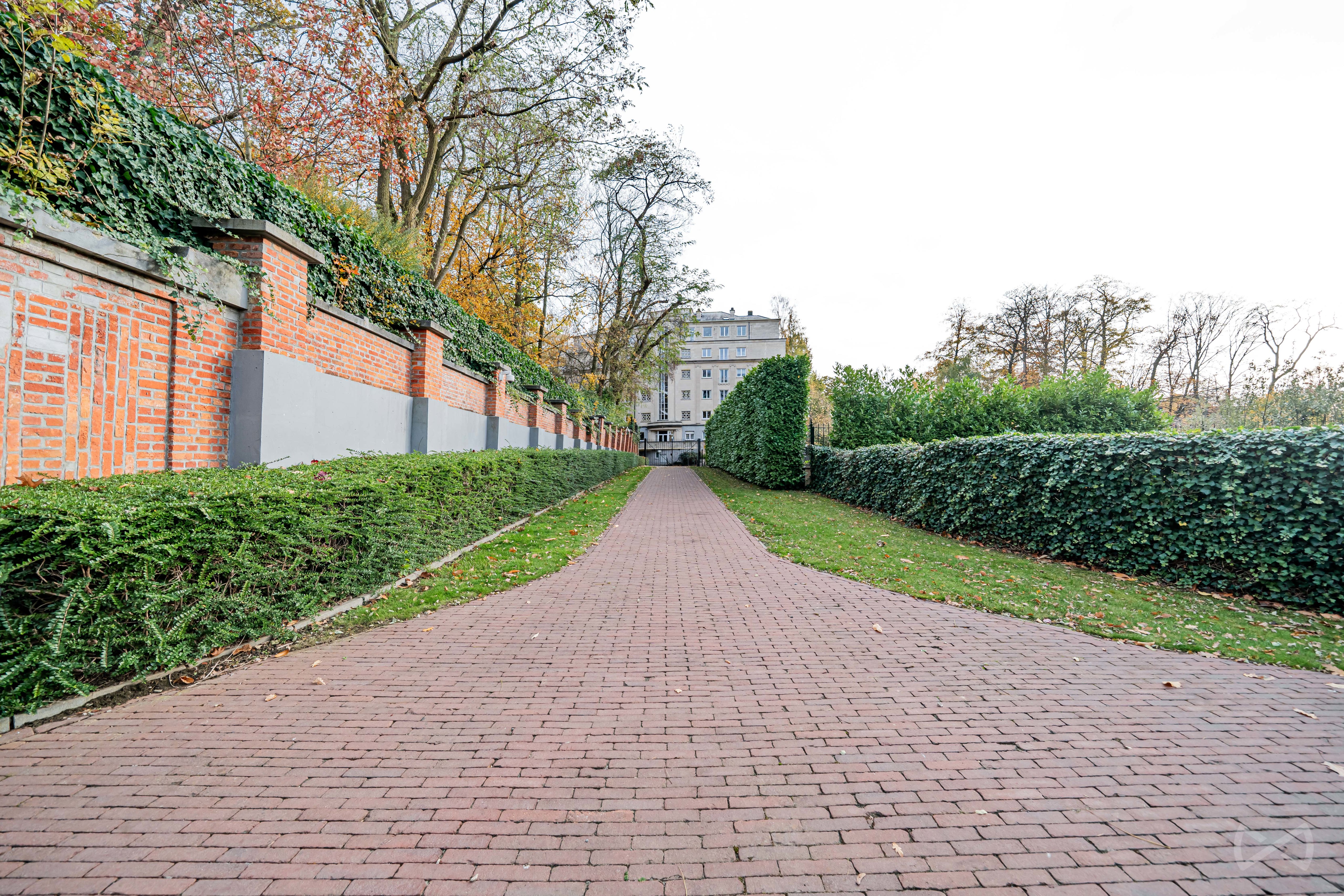 Picture 2 of 4 for Flat with three bedrooms in Uccle