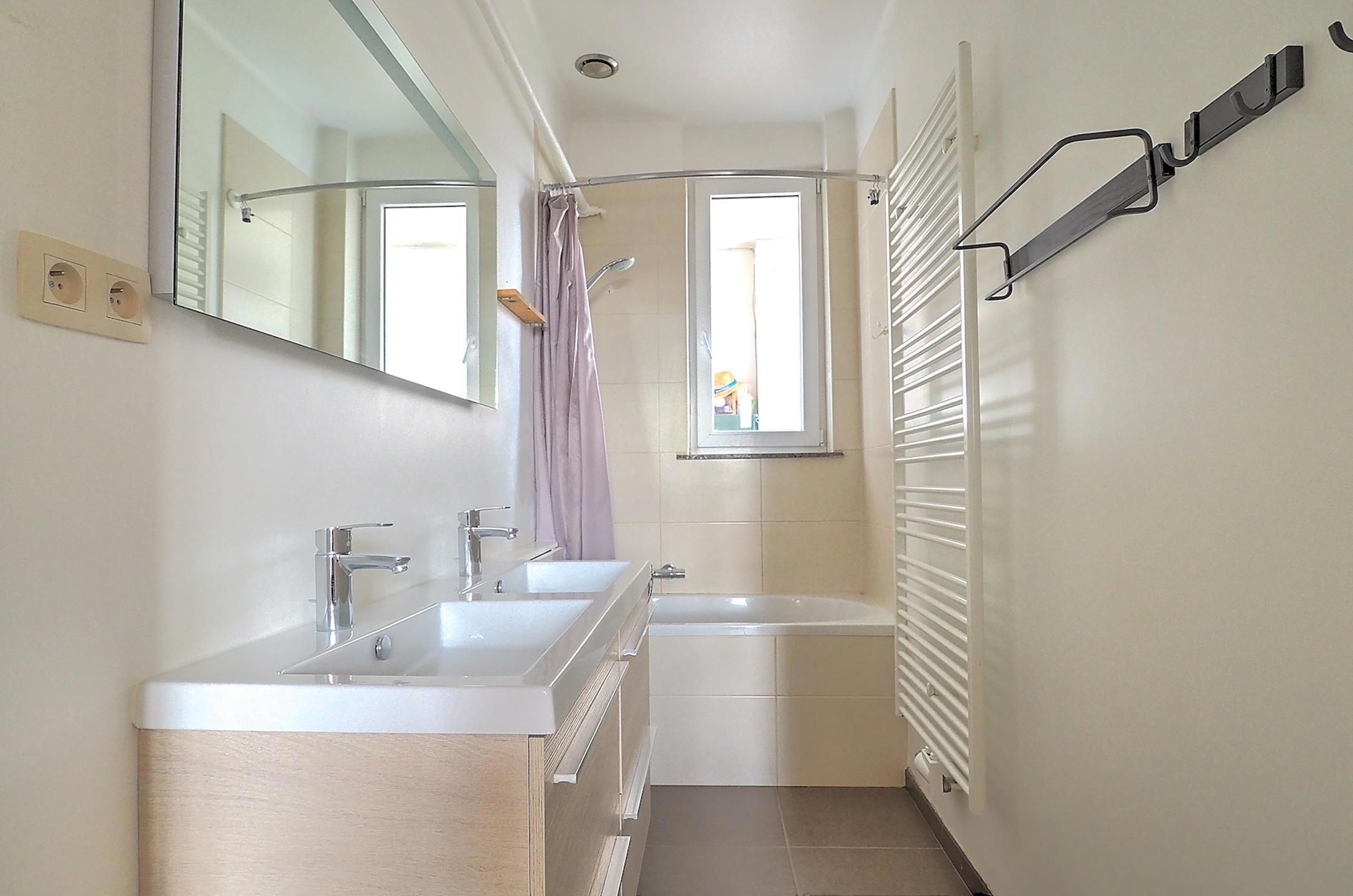 Picture 2 of 4 for Flat with three bedrooms in Uccle