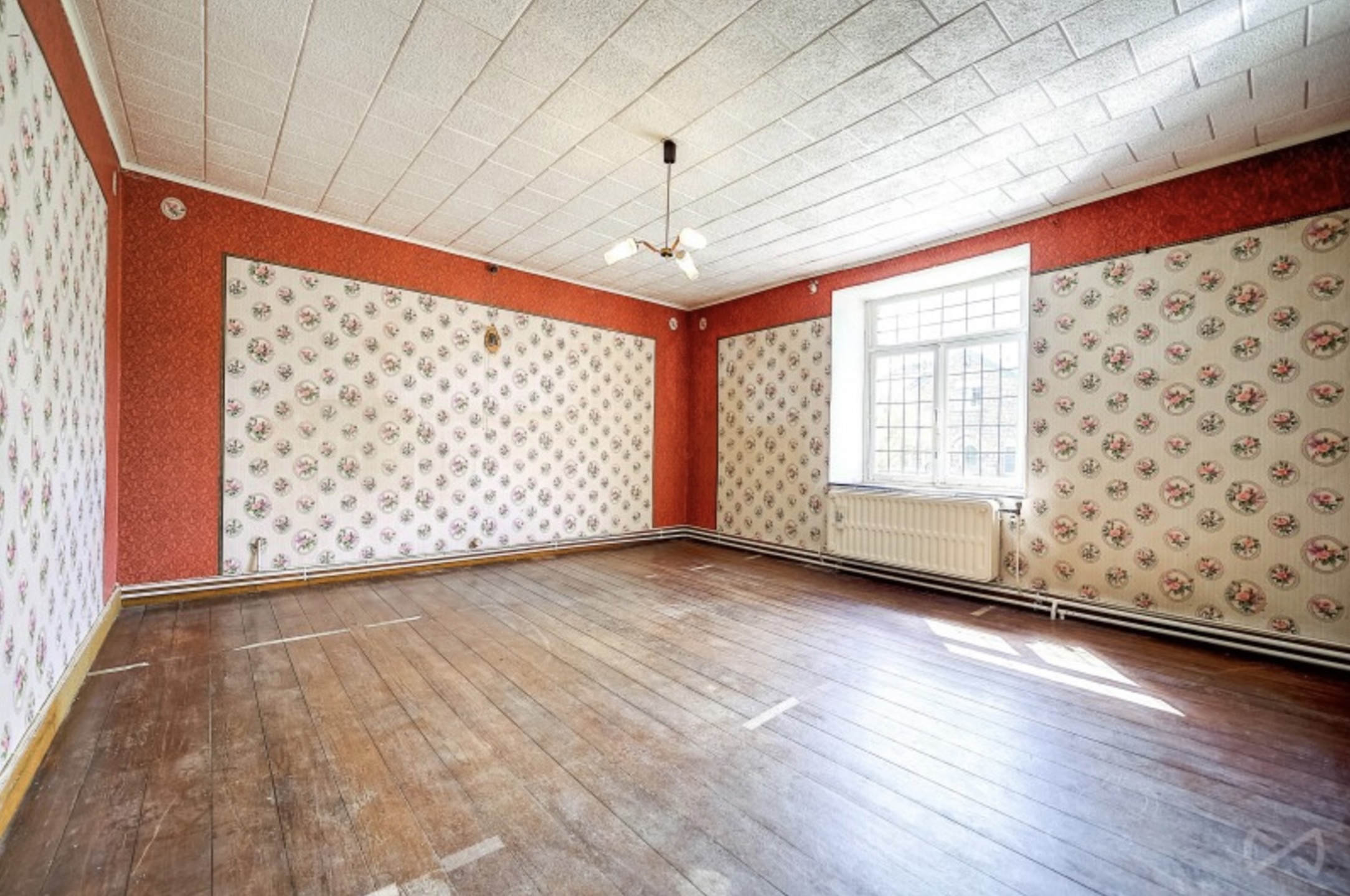 Foto 2 van 4 van Gebouw voor gemengd gebruik met vier slaapkamers in Xhoris