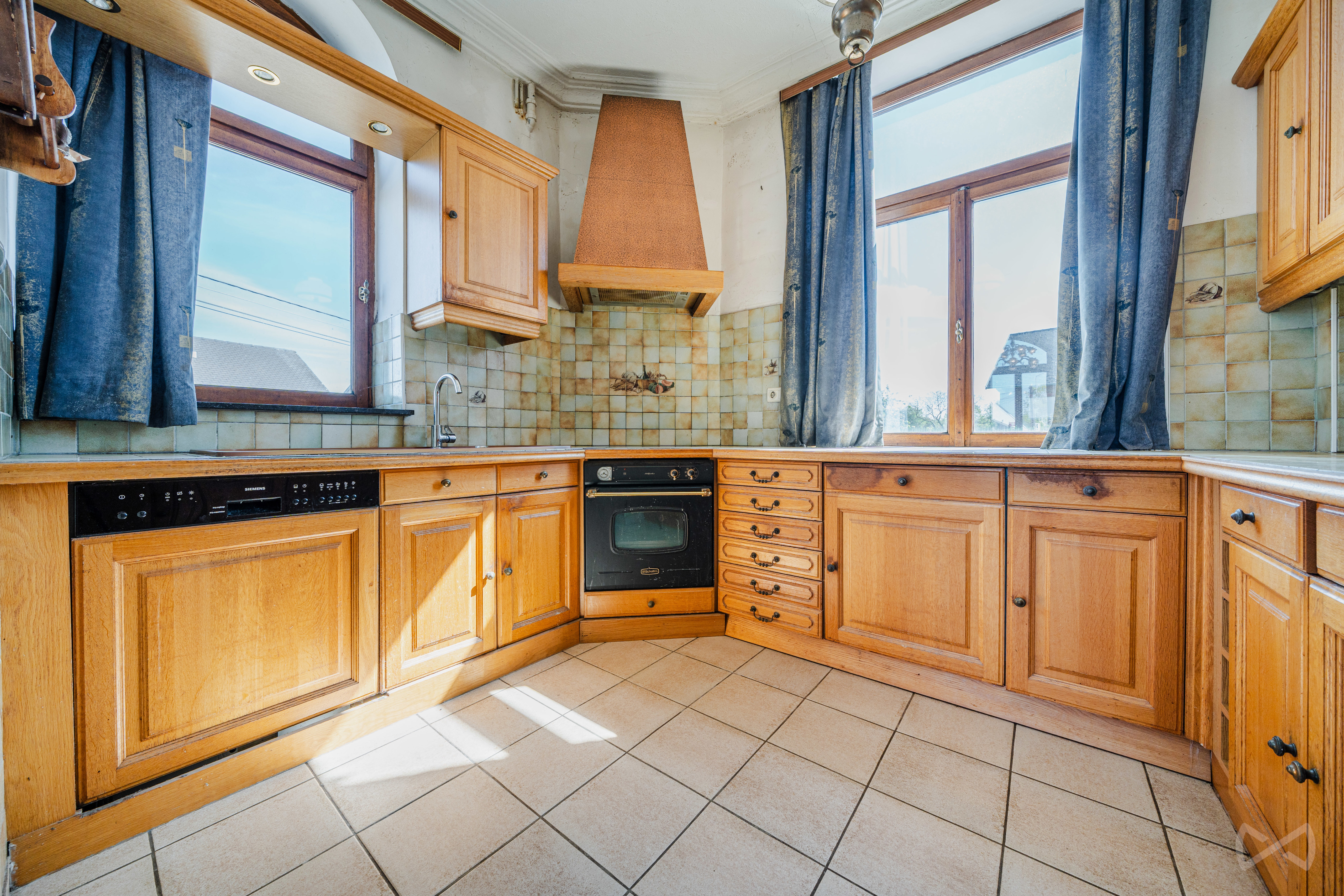 Picture 2 of 4 for House with six bedrooms in Thuin