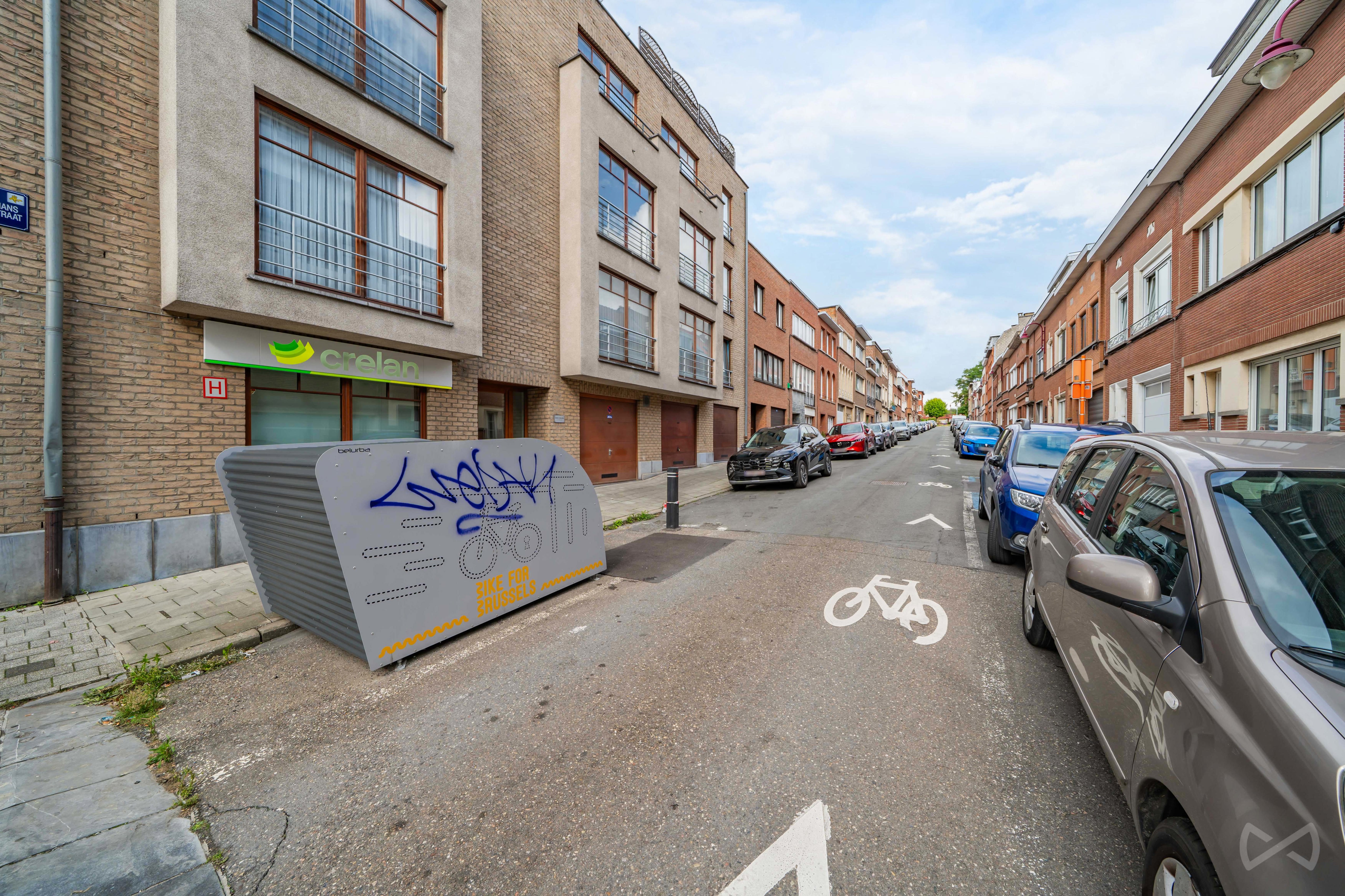 Picture 2 of 4 for Flat with three bedrooms in Berchem-sainte-agathe