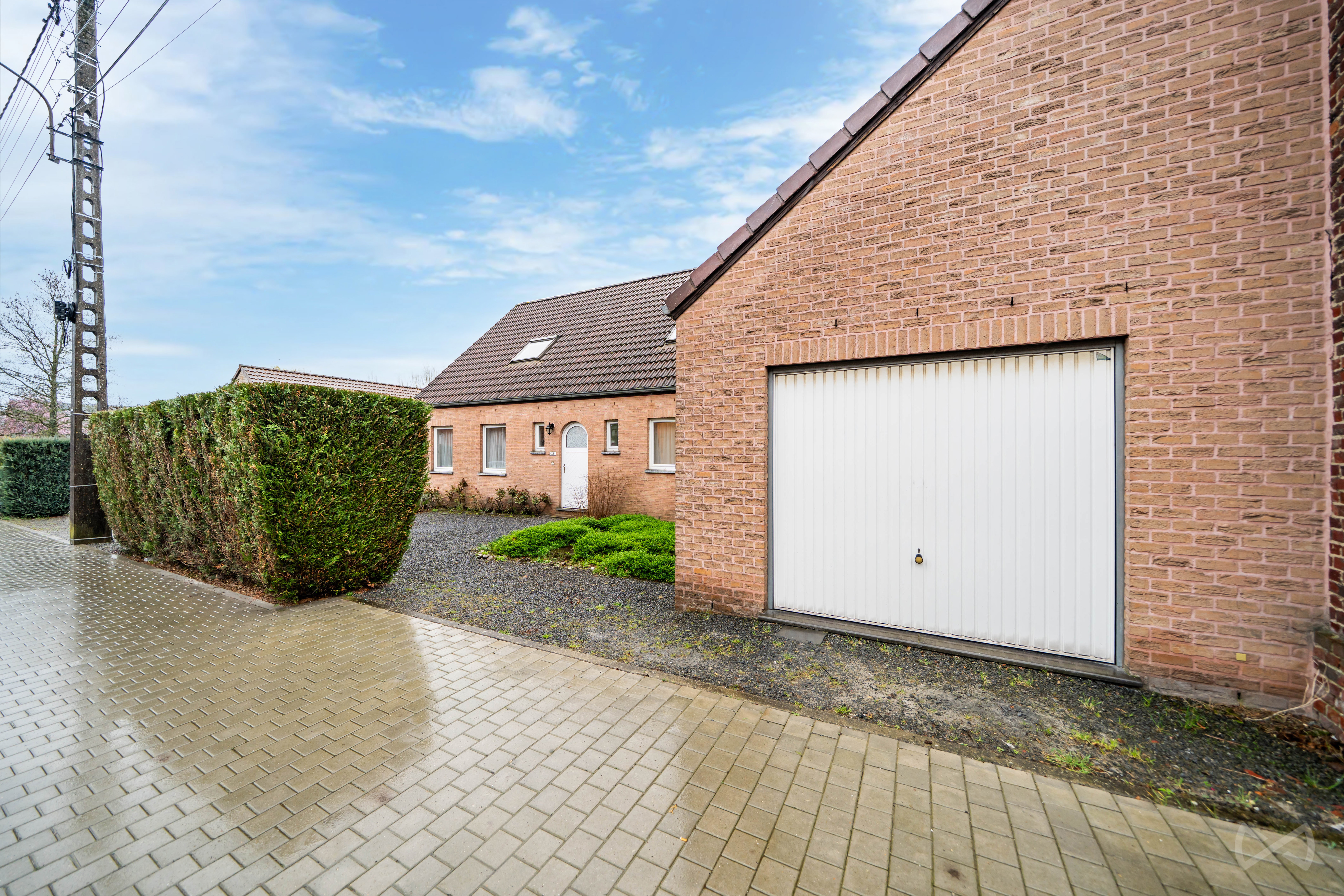 Picture 1 of 4 for Villa with four bedrooms in Mons